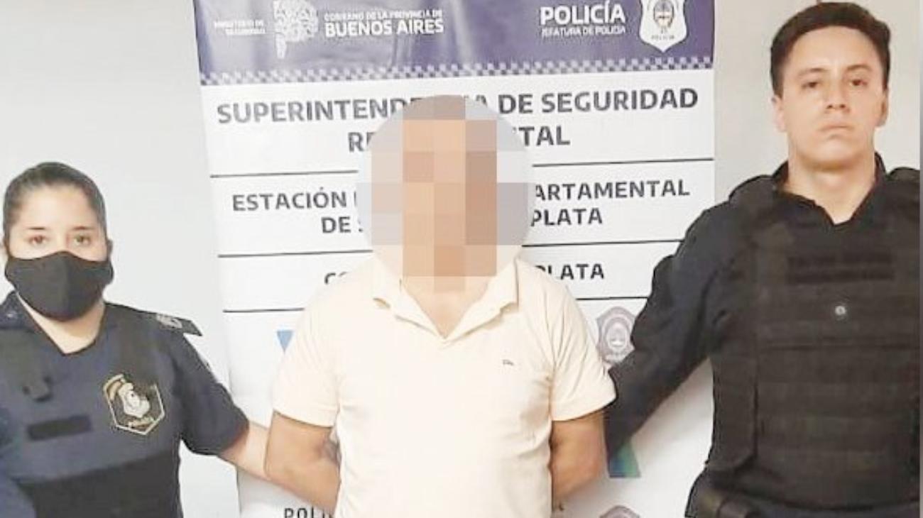 El policía se negó a declarar tras ser acusado por abuso sexual.