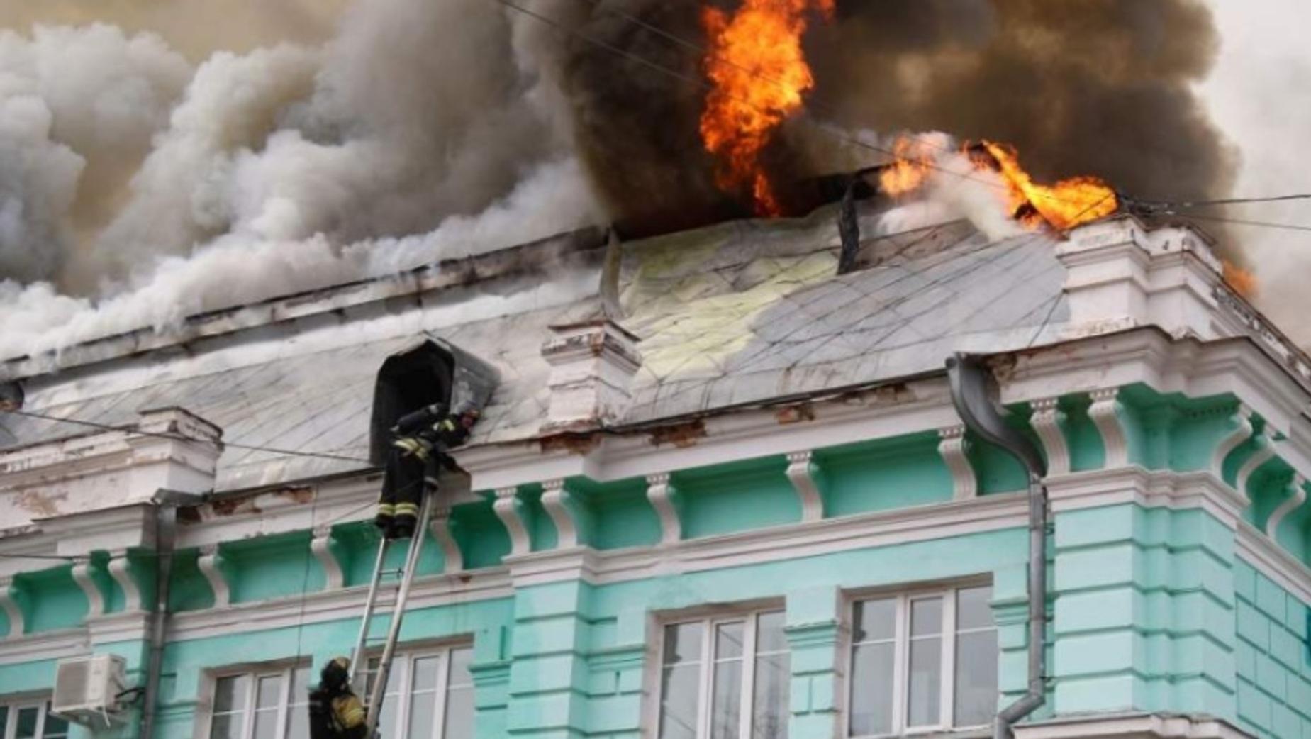 El incendio fue finalmente controlado por los bomberos rusos sin que se produjeran víctimas.