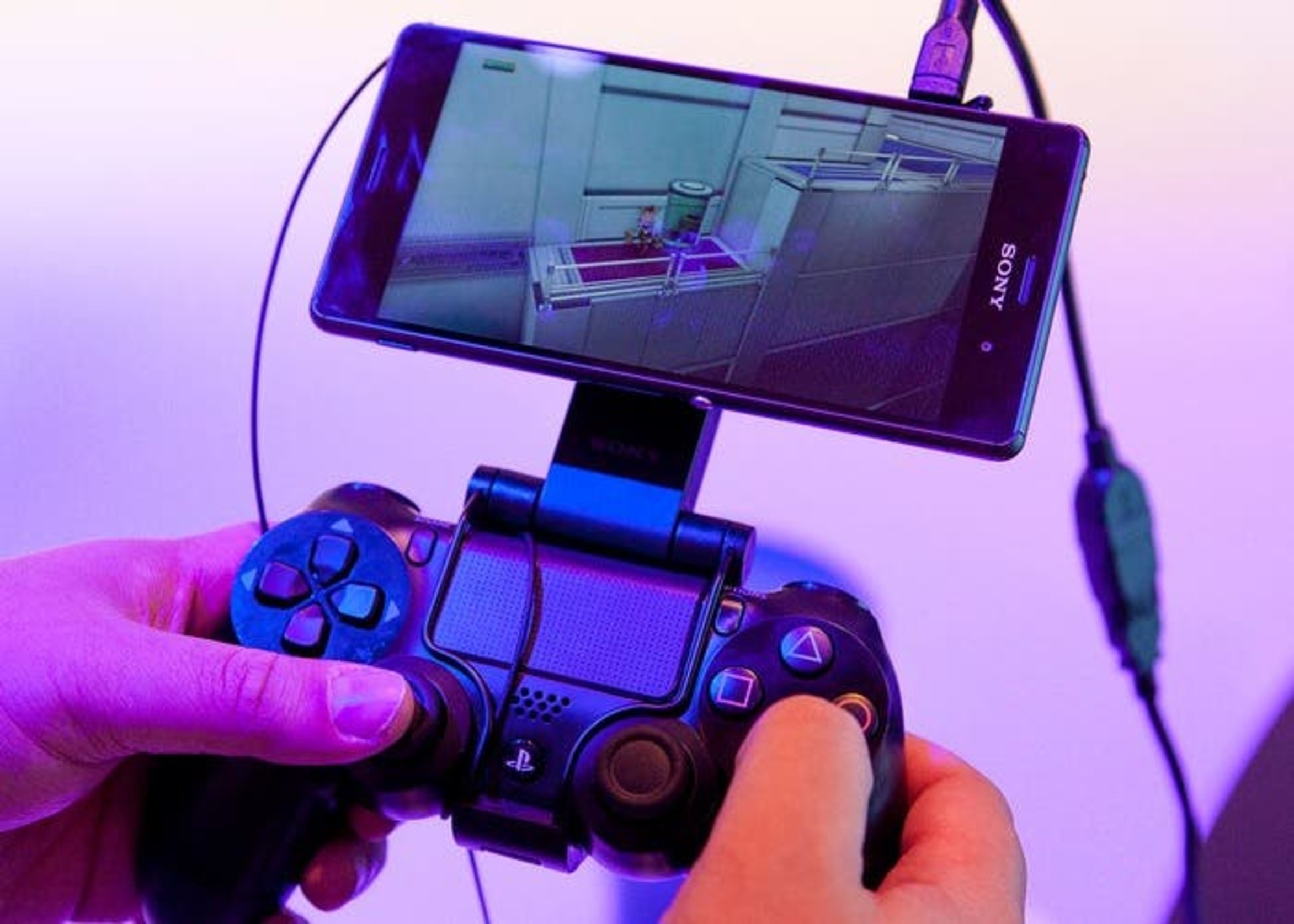 la empresa Sony trabaja en un proyecto para desarrollar juegos en celulares.