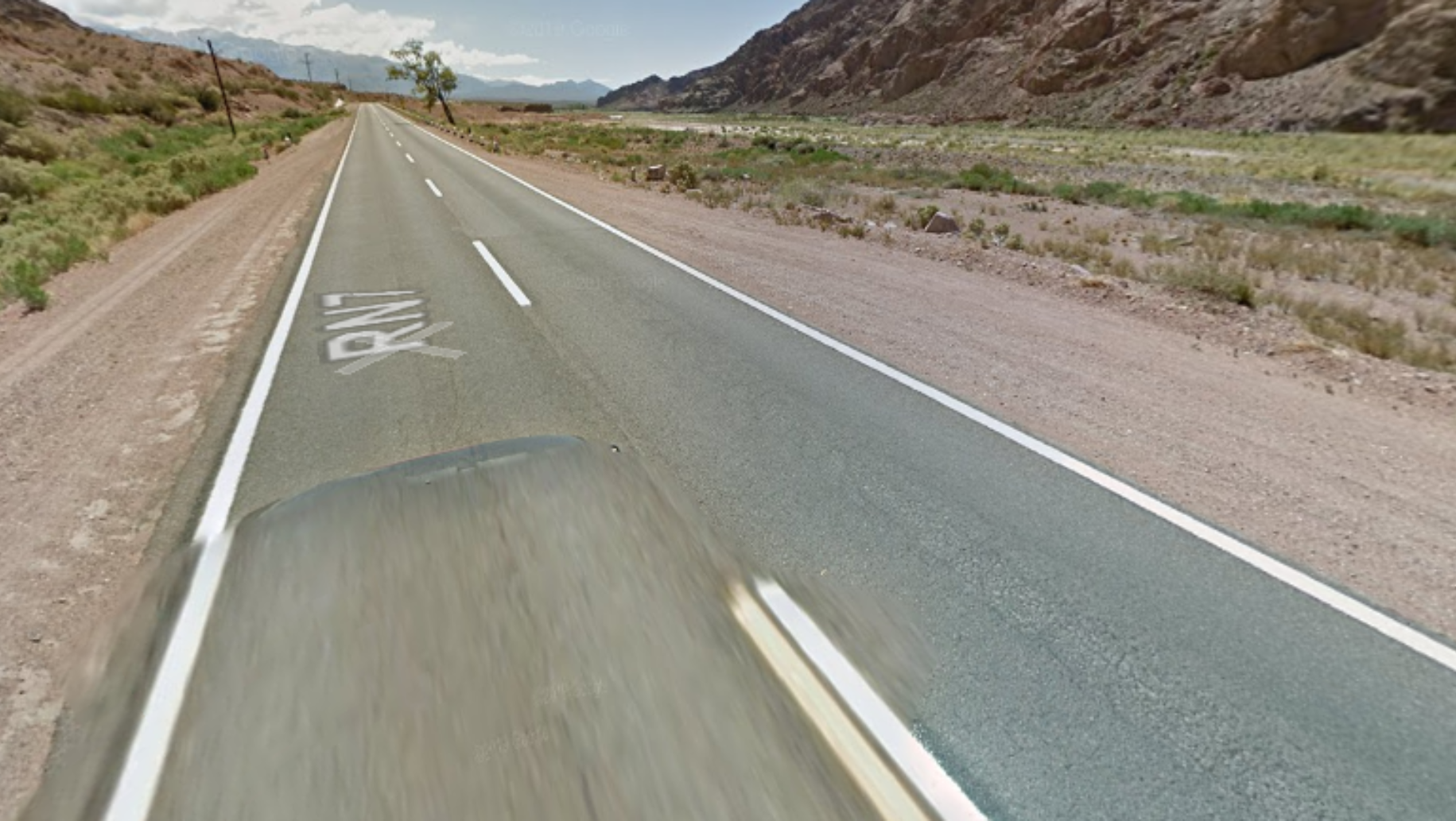 El cuerpo fue encontrado sobre la Ruta 7, a la altura de Uspallata (Google Maps)