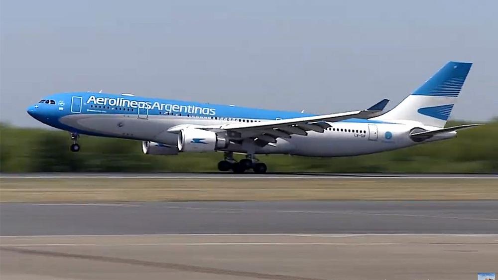 Parte a la madrugada el decimosegundo vuelos de Aerolíneas para traer más dosis de vacunas de Moscú.