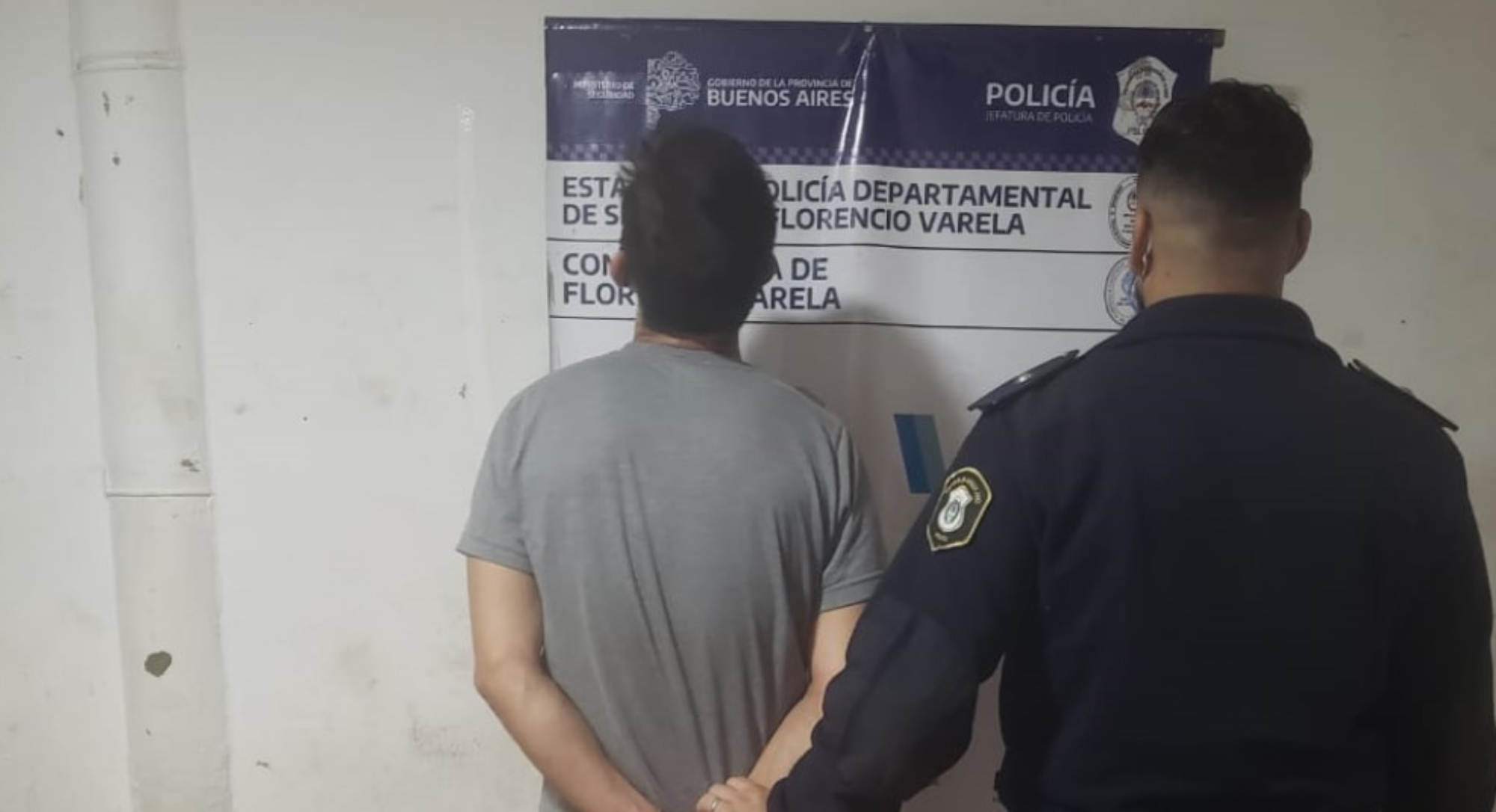 Este es el individuo que fue detenido por los efectivos policiales luego del violento suceso.