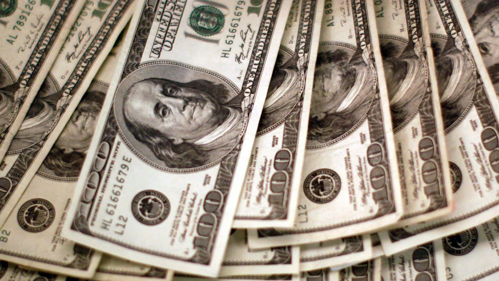 El dólar oficial cerró la semana en $98,78 y el 