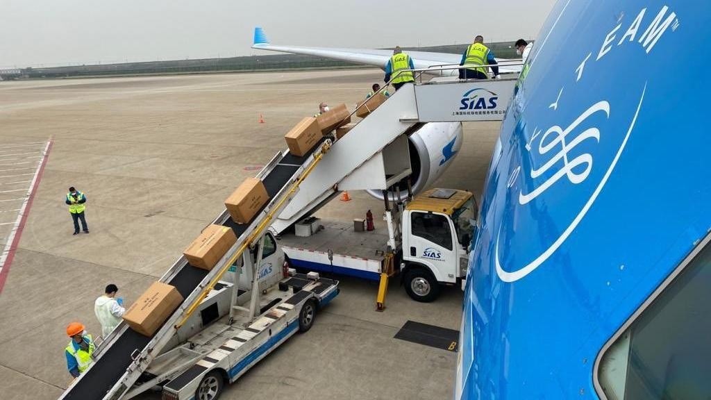 El vuelo de Aerolíneas Argentinas en China, donde recogió las vacunas.