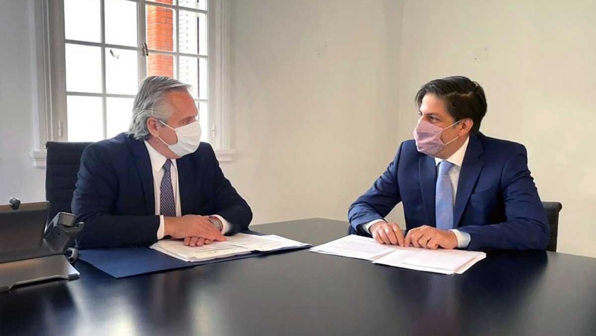 Alberto Fernández junto al ministro de Educación, Nicolás Trotta.