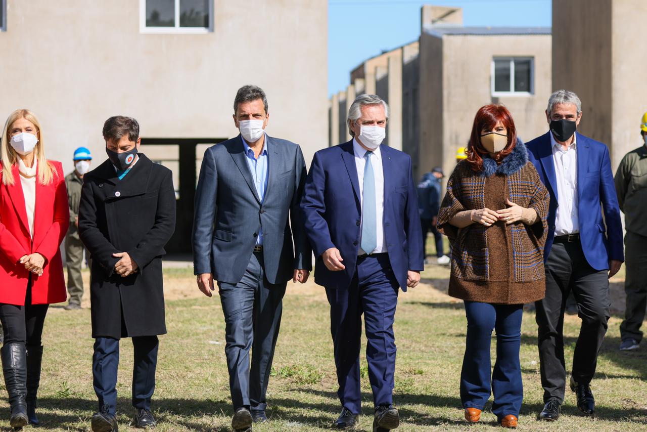 Alberto, Cristina, Massa y Kicillof, acto de relanzamiento de construcción de viviendas en Ensenada.