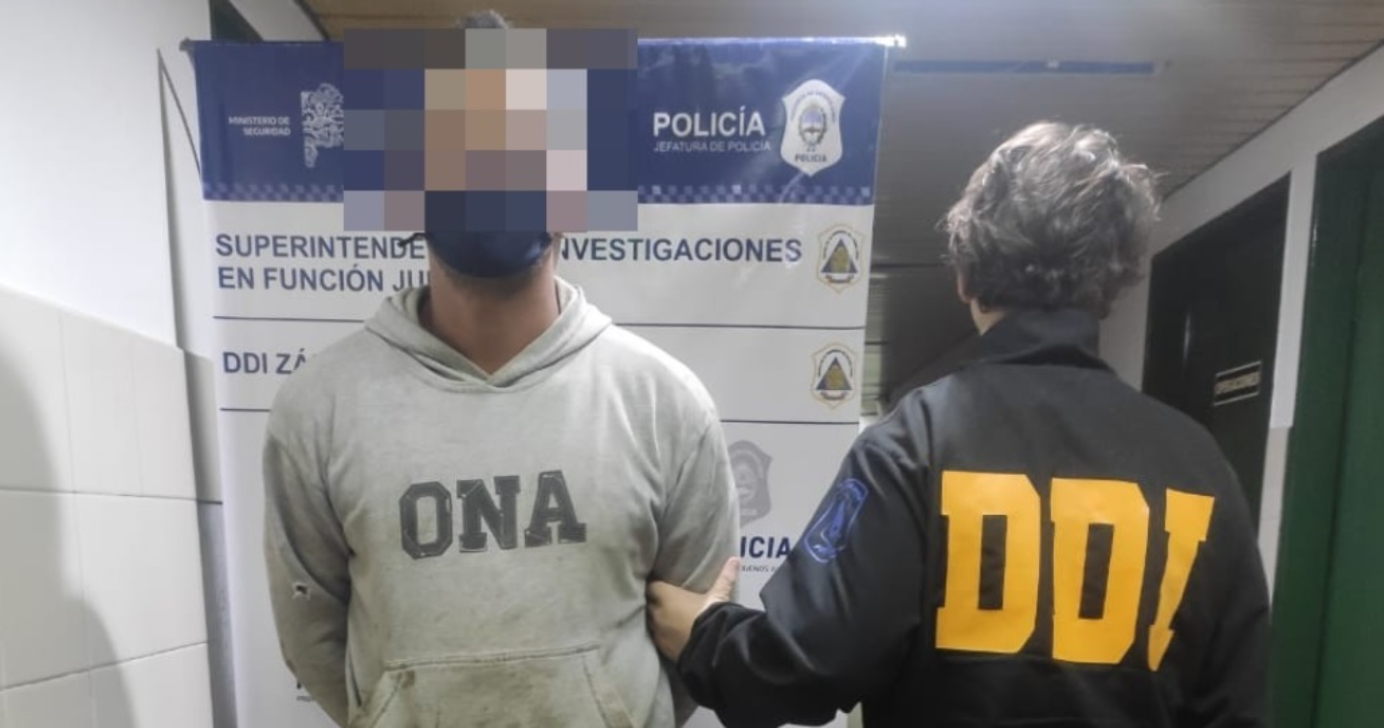 Este es el individuo que fue detenido tras ser condenado por violar a la nenita.