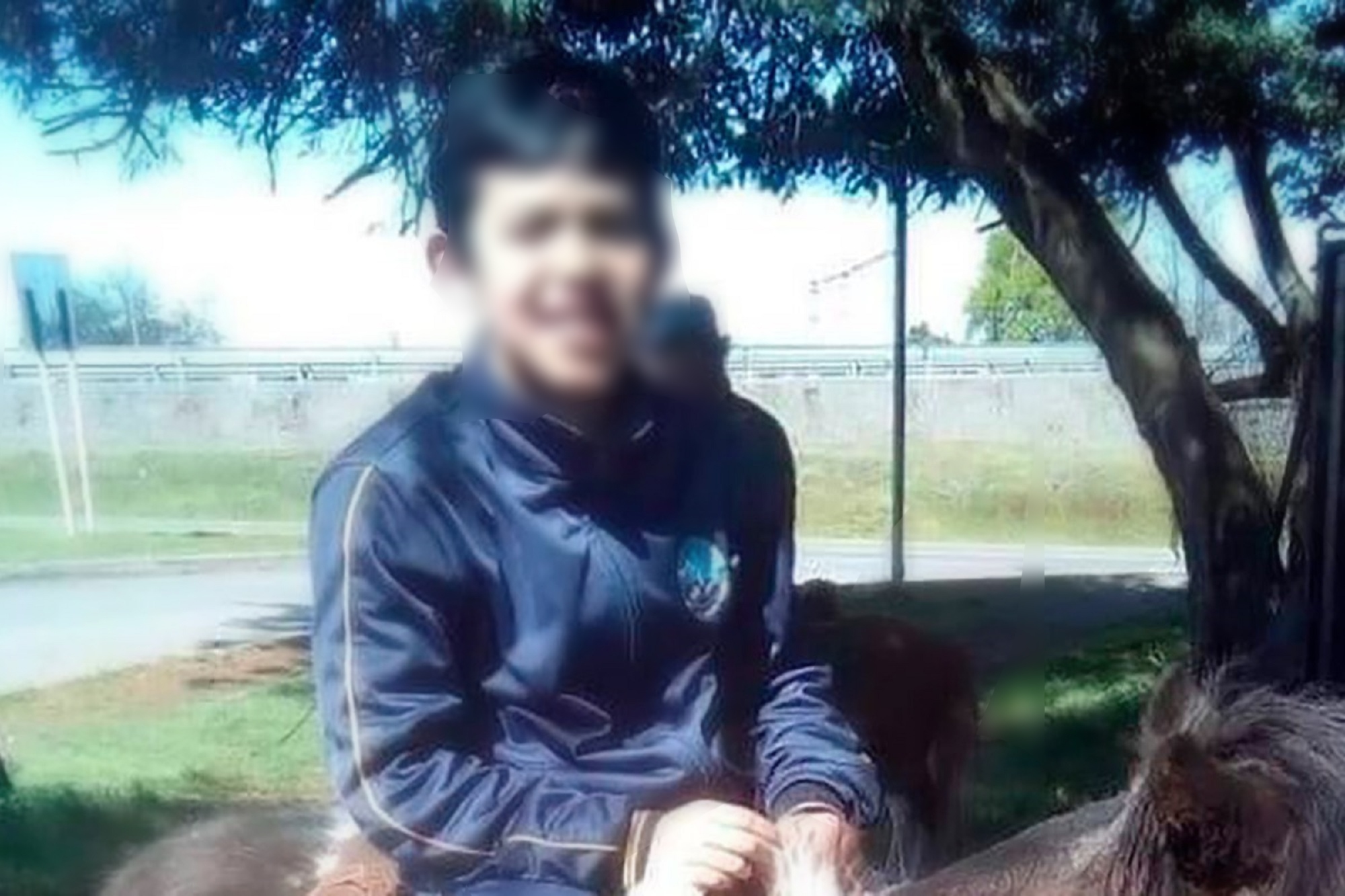 Santiago fue amenazado con un cuchillo, abusado y luego asesinado.