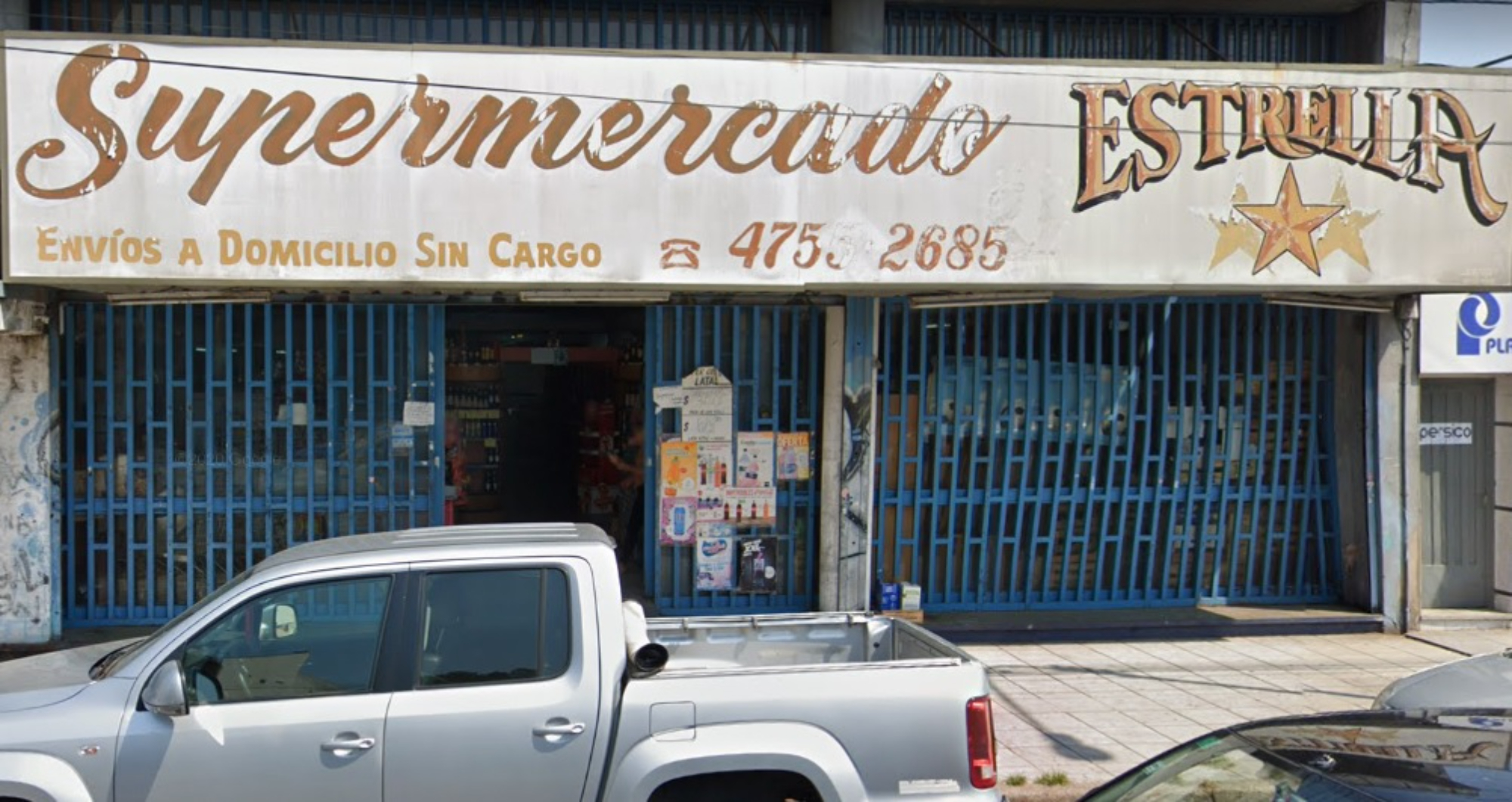 La agresión mafiosa se produjo en este supermercado chino, en la localidad bonaerense de Villa Lynch.