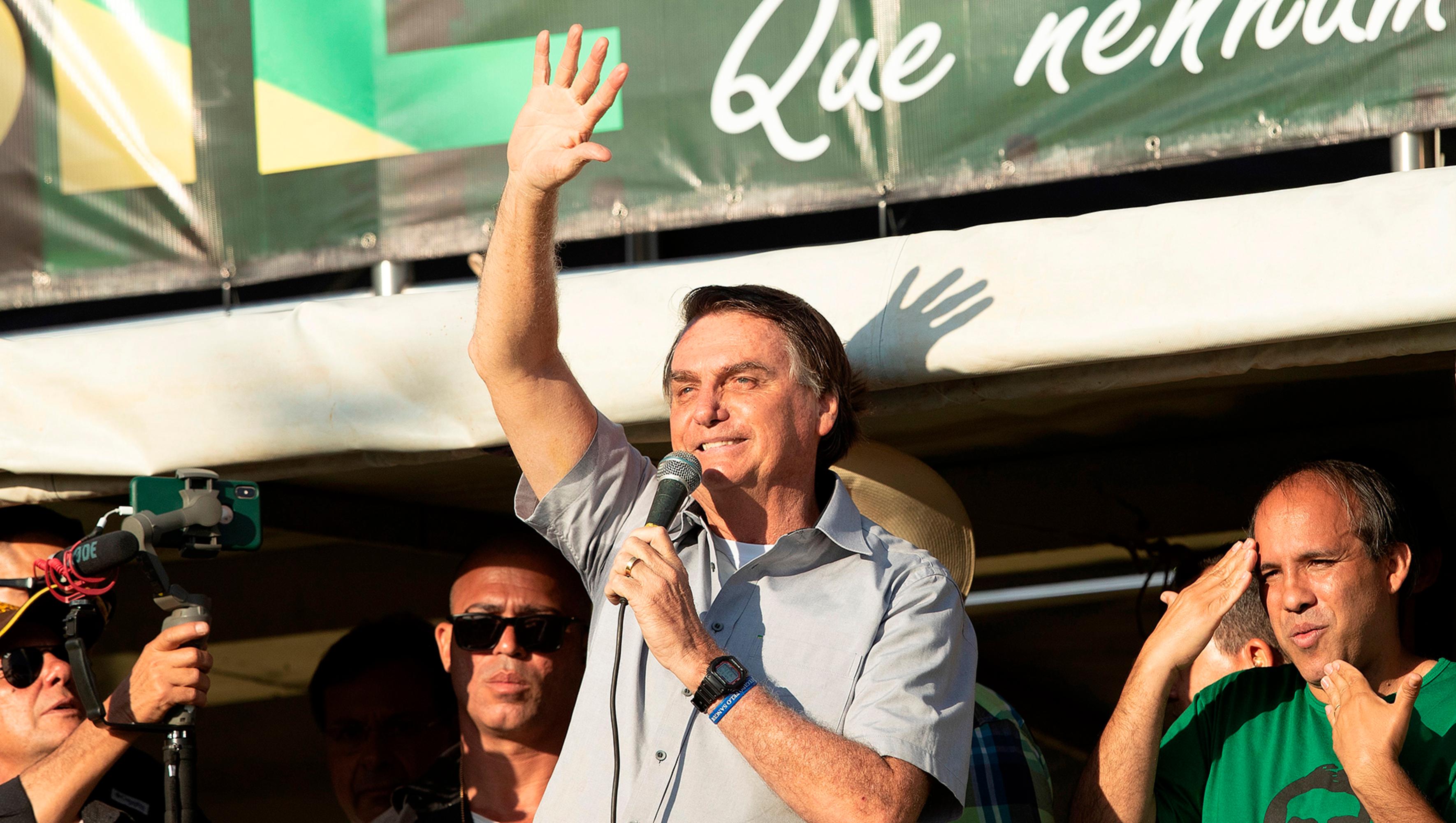 El presidente de Brasil, Jair Bolsonaro, encabezó una multitudinaria marcha de empresarios rurales.