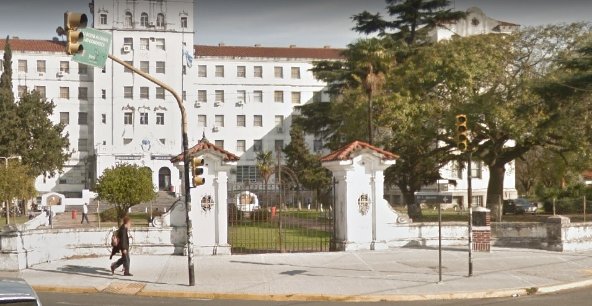 La manicura venezolana agoniza en este centro asistencial, en Haedo.