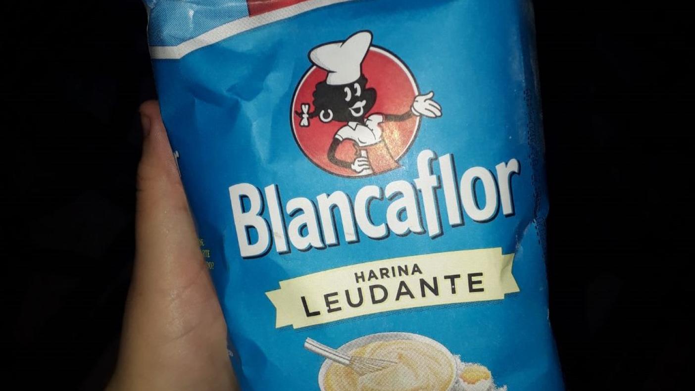 La tradicional marca de harina de la empresa Molino Ríos de la Plata reemplazó el tradicional logo de la chica afro por uno nuevo y generó polémica.