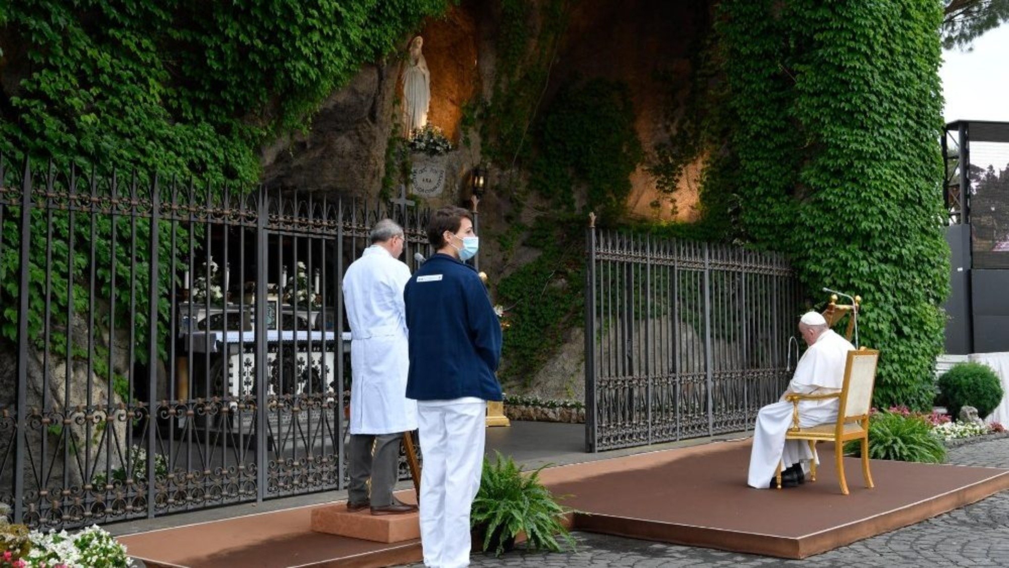 El Papa Francisco le rezó a la imagen de la Virgen Desatanudos desde los Jardines Vaticanos. (Cortesía de Vatican News)