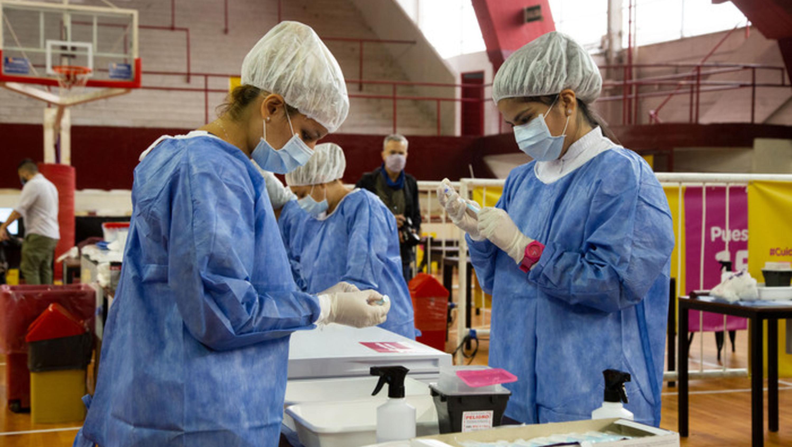 Comienzan con el plan para vacunar la totalidad de los docentes, además de trabajadores de desarrollo humano y territorialidad y de la educación .