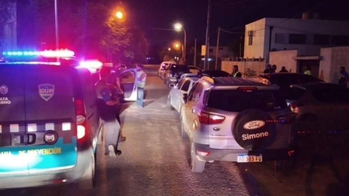 Mujer organizó una fiesta clandestina en La Plata y deberá pagar una multa de más de 700 mil pesos (gentileza 0221.com.ar). 