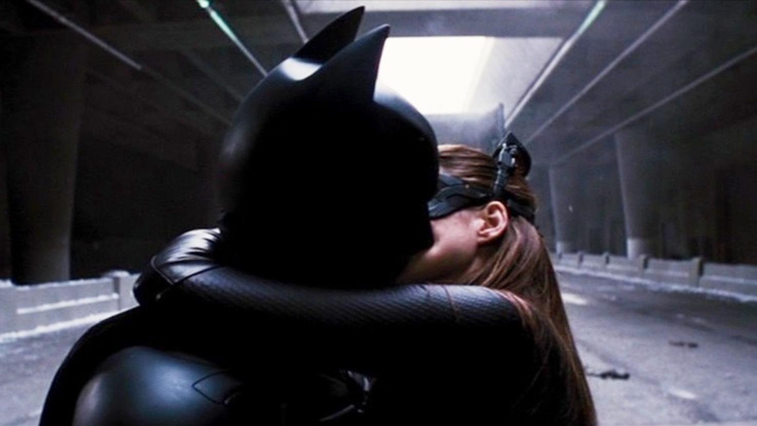 Escena del beso que se dieron Batman y Gatúbela en la película The Dark Knight Rises, de la trilogía de Christopher Nolan.  