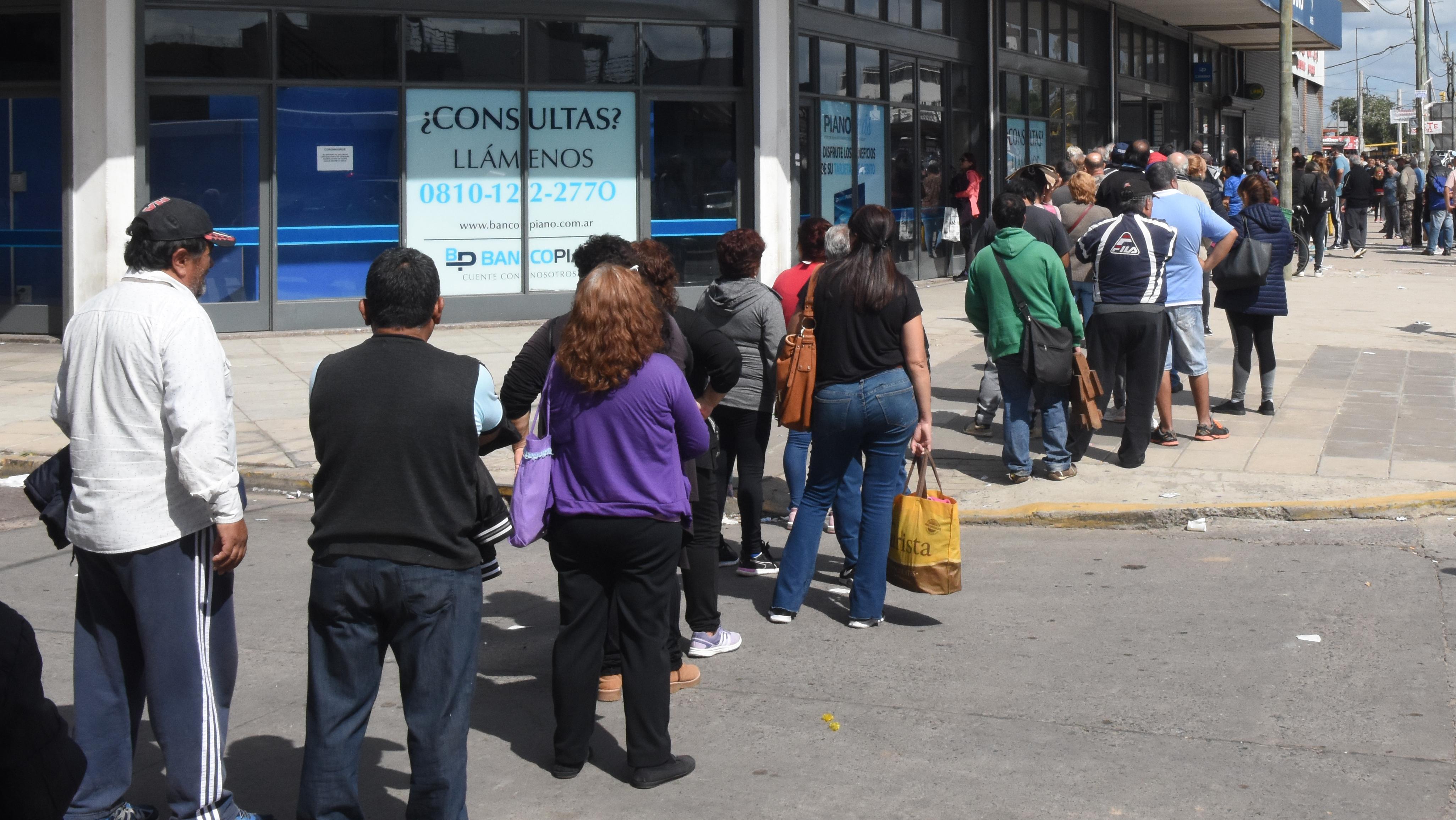 Ya están definidas las fechas de cobros sociales durante julio 2021 (Pablo Villán/Crónica).