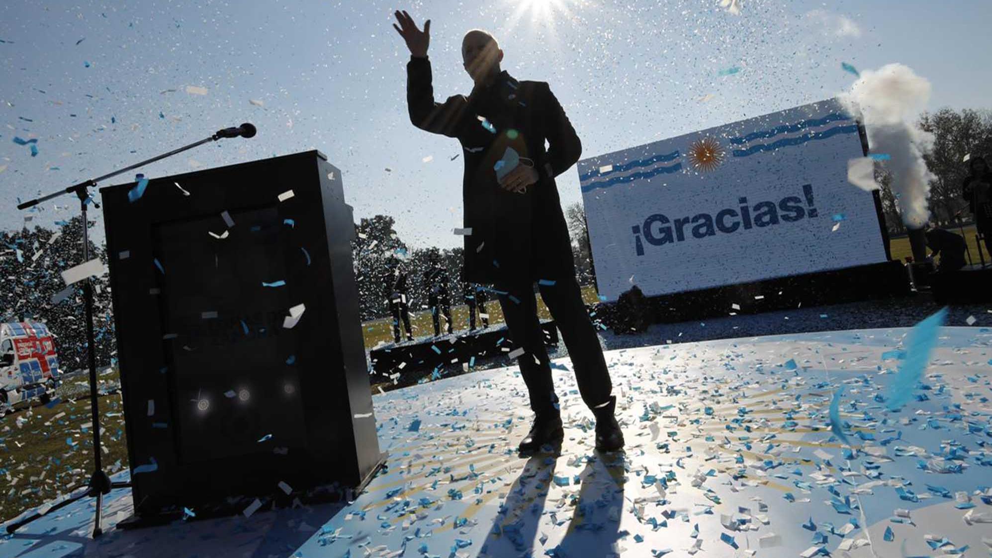 Martín Insaurralde encabezó el acto virtual del Día de la Bandera junto a más de cinco mil estudiantes de Lomas de Zamora.