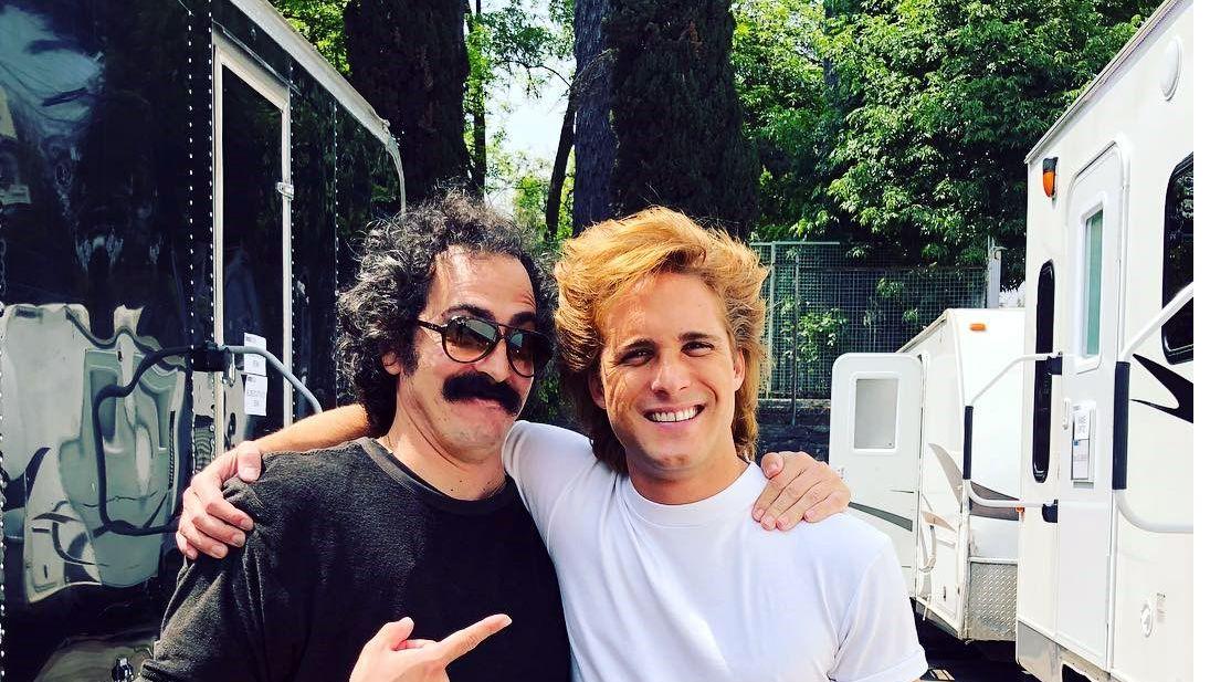 Martín Bello y Diego Boneta durante las grabaciones para 'Luis Miguel: La Serie'.