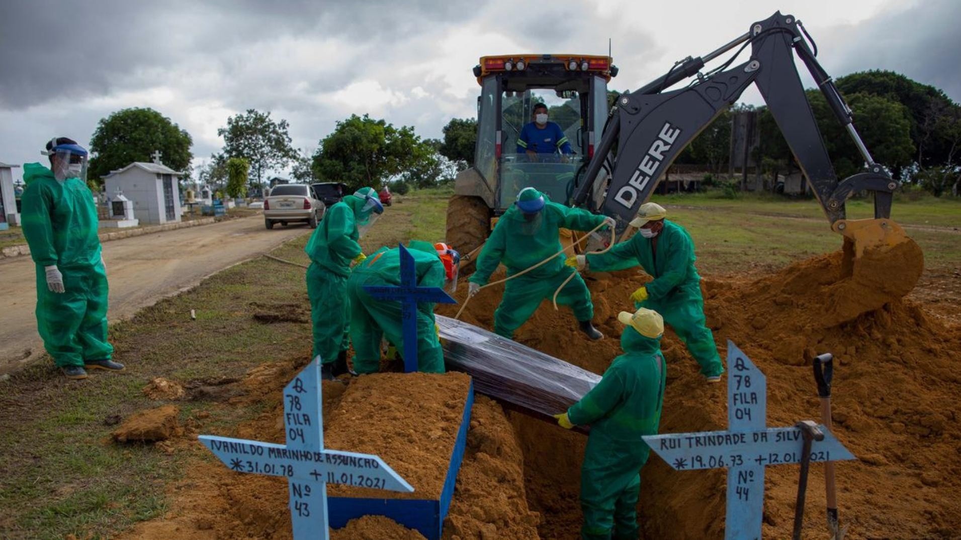 En Brasil los muertos por coronavirus se cuentan de a miles.