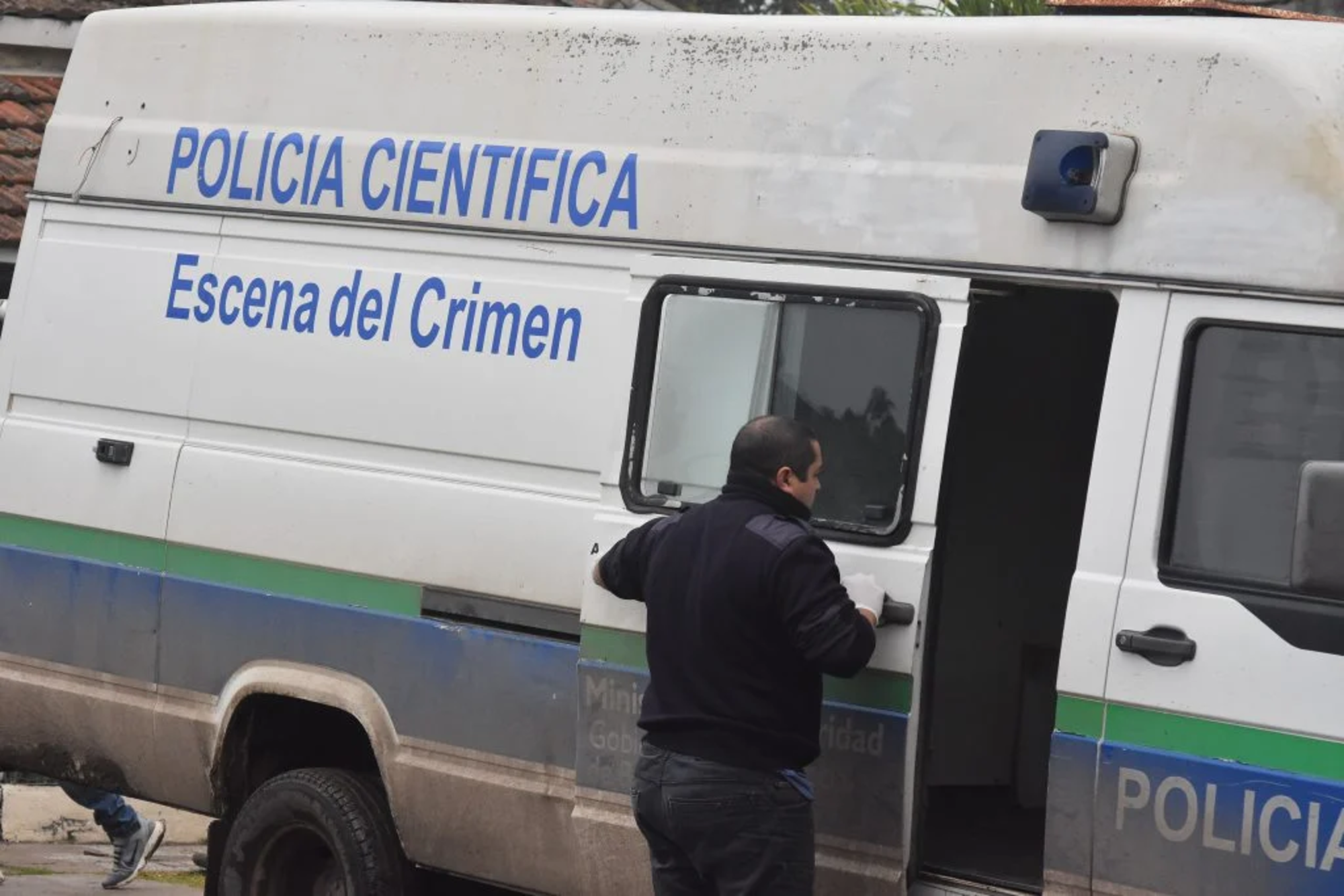 La policía científica trabajó en el lugar 