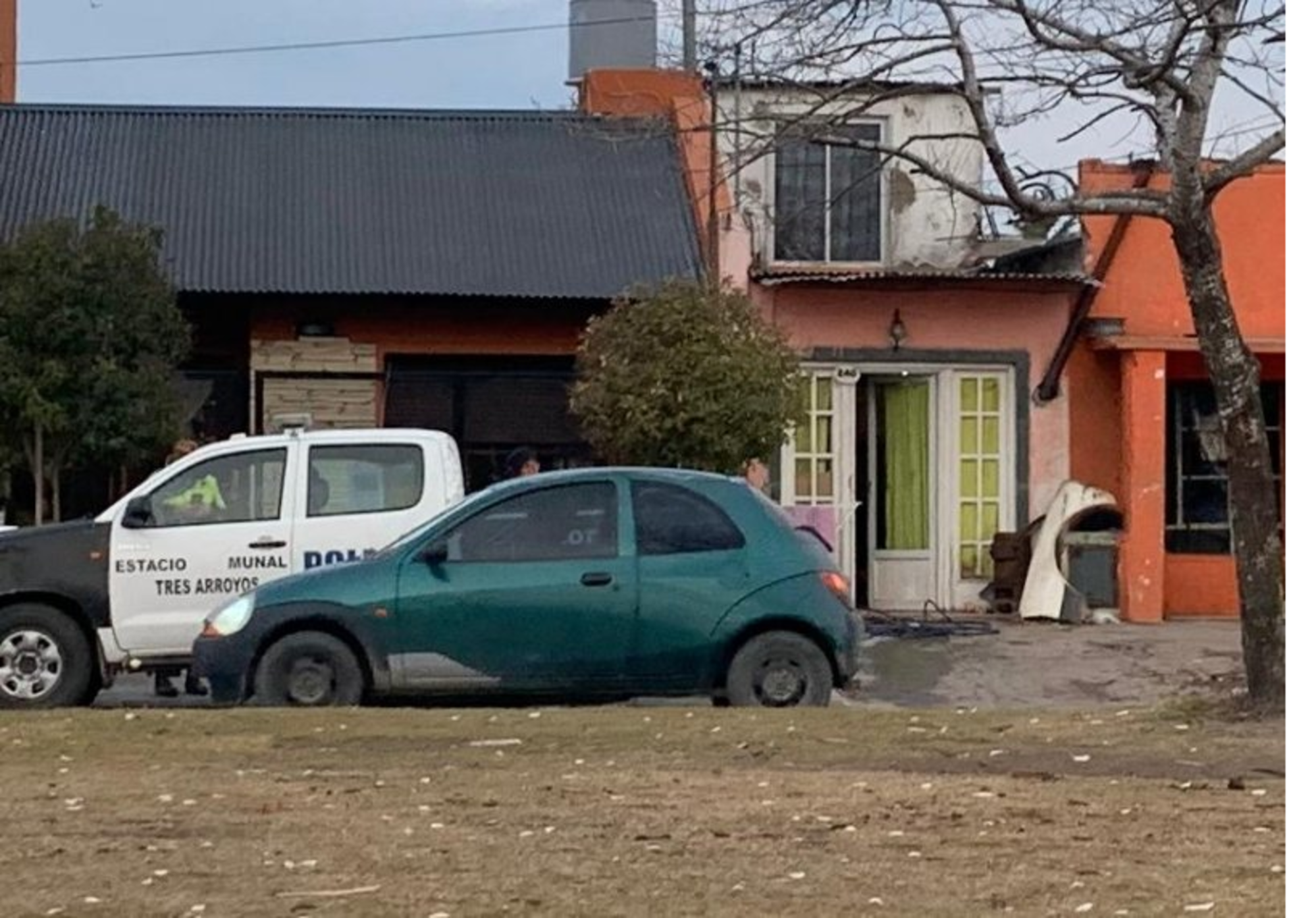 El padre de la mujer tomó un cuchillo del tipo de caza y le propinó una puñalada a su ex yerno en el pecho para luego darse a la fuga.