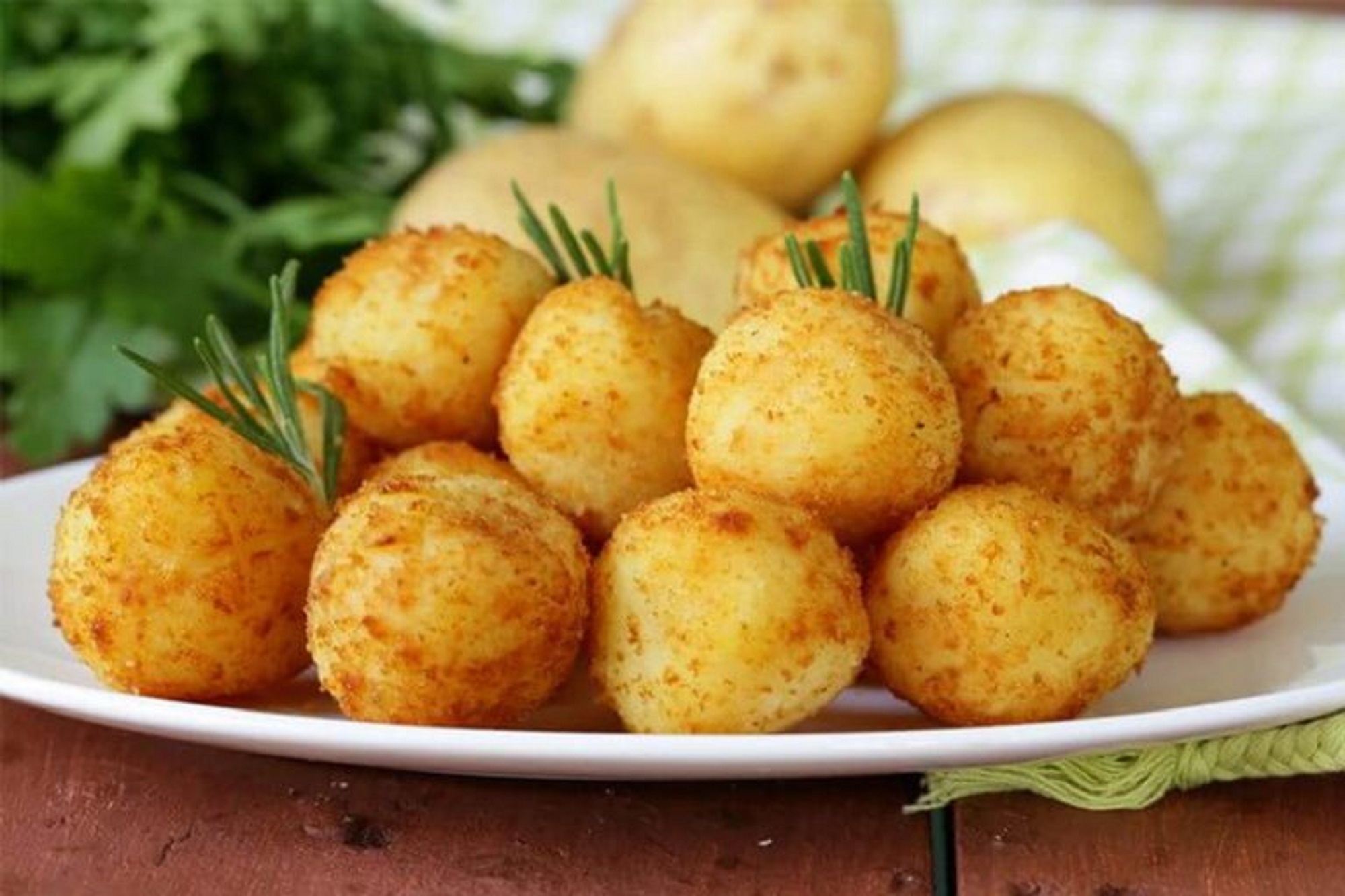 Las bombas de papa pueden ser un plato en sí mismo, una entrada o una guarnición. 