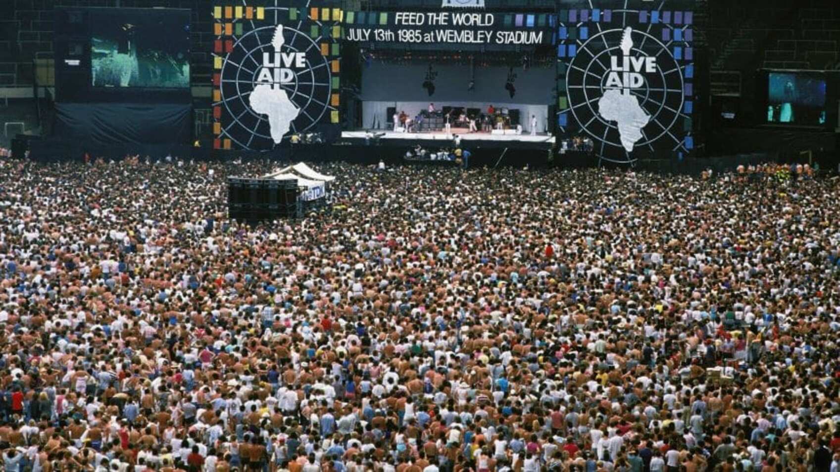 En esta jornada se celebra el Día Mundial del Rock en honor al concierto benéfico Live Aid de 1985 (imagen concierto en Londres).