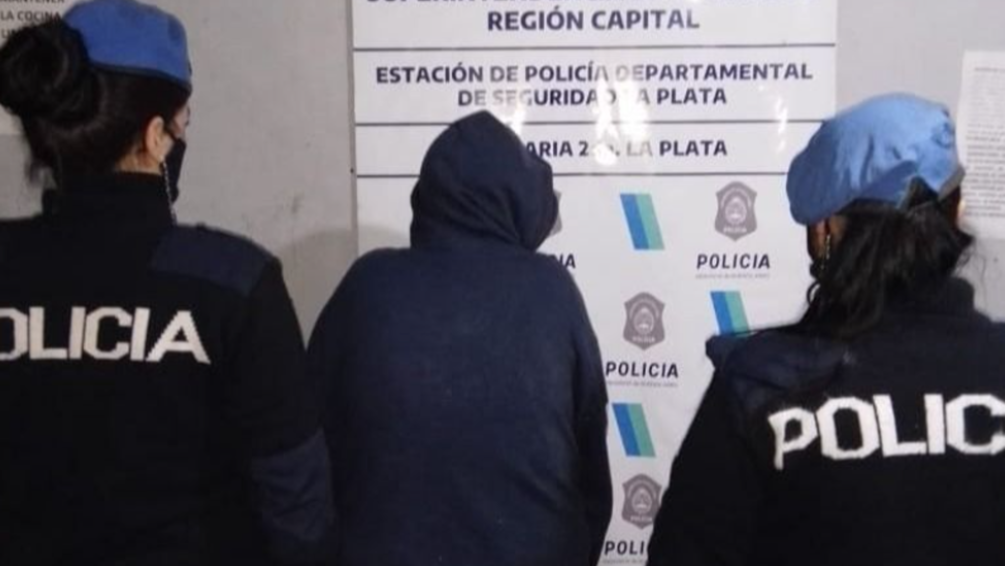 La pareja que ocasionó los disturbios quedó detenida. 