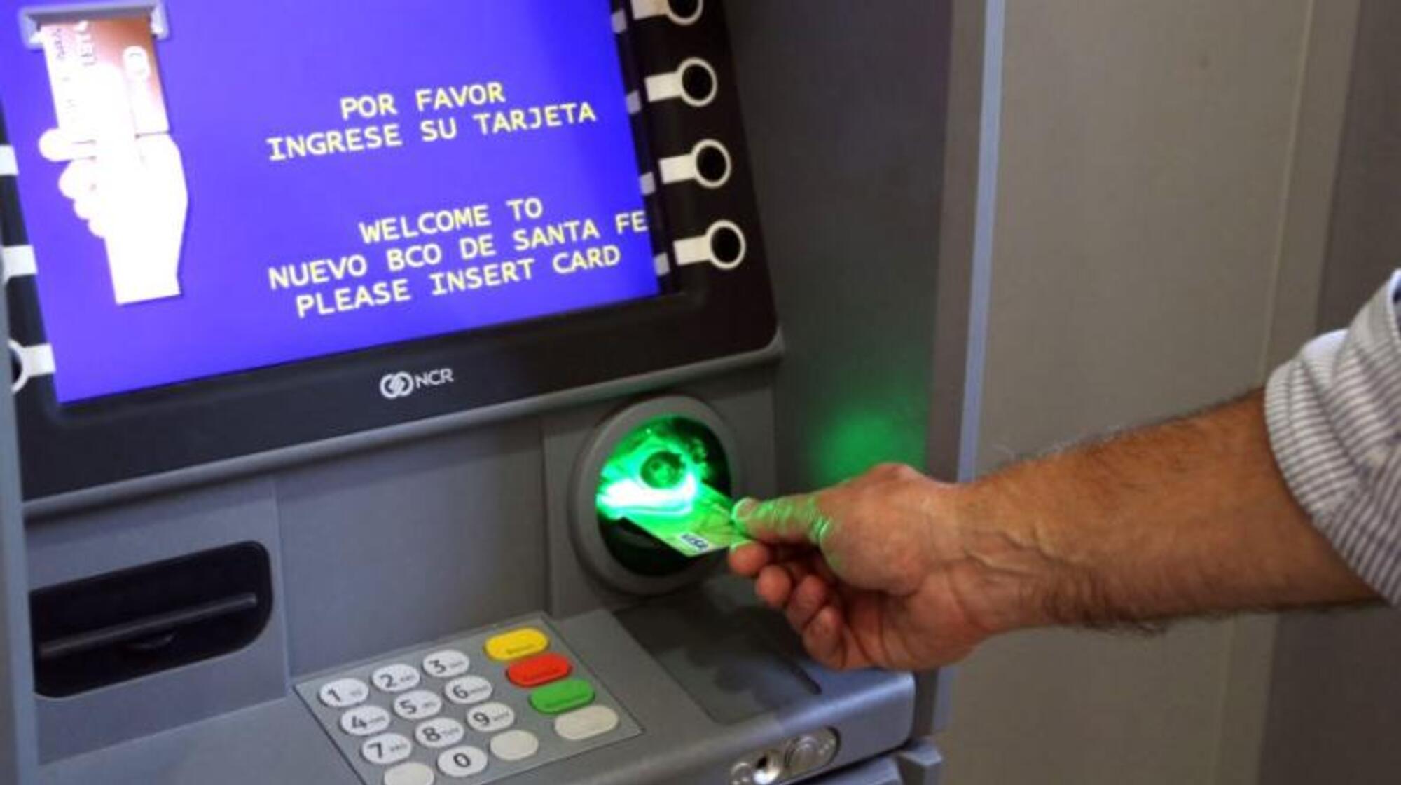 A la hora de ir al cajero automático es fundamental aplicar ciertas precauciones para evitar ser estafado. 