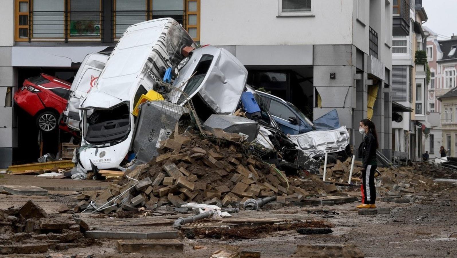 Cientos de muertos y desaparecidos en Alemania por las inundaciones (Twitter).