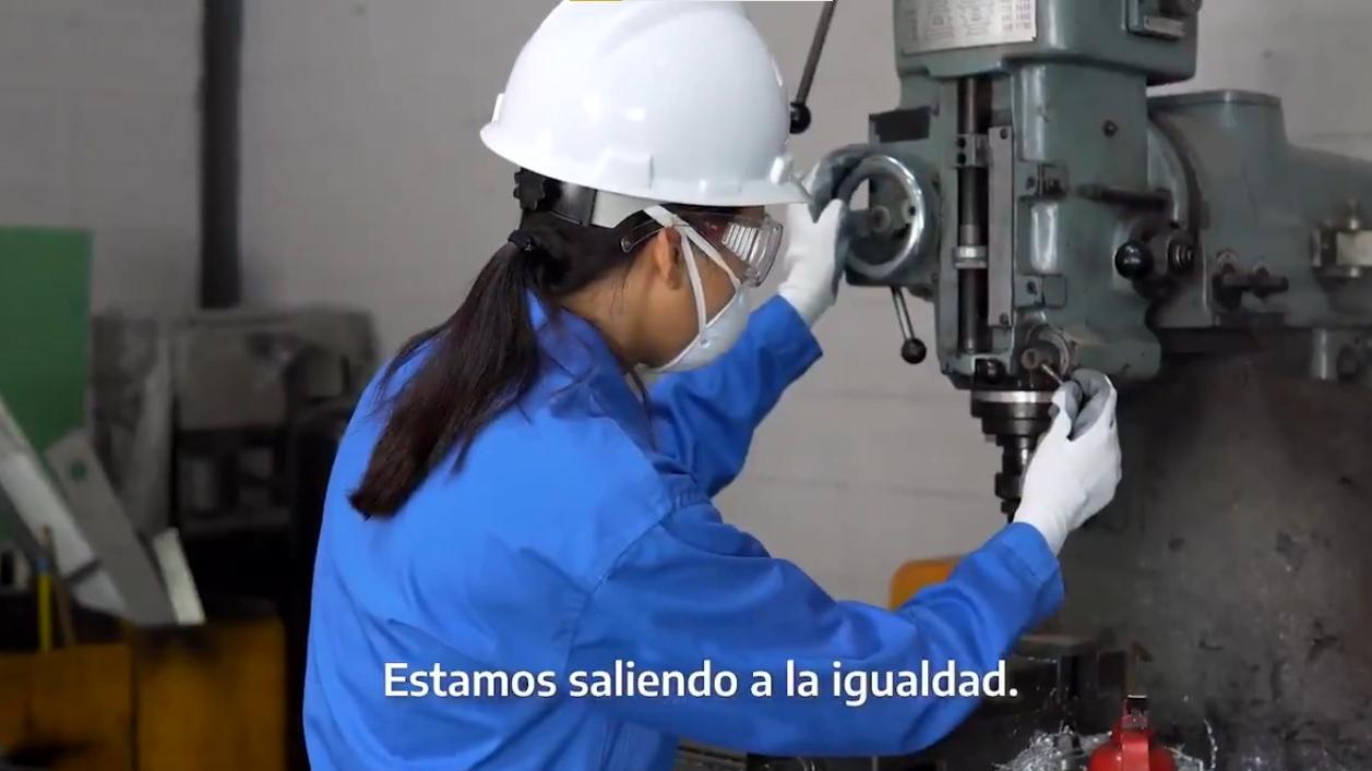 El video representa la esperanza y simbolizan la recuperación de la vida, de la actividad económica, del trabajo y los ingresos.