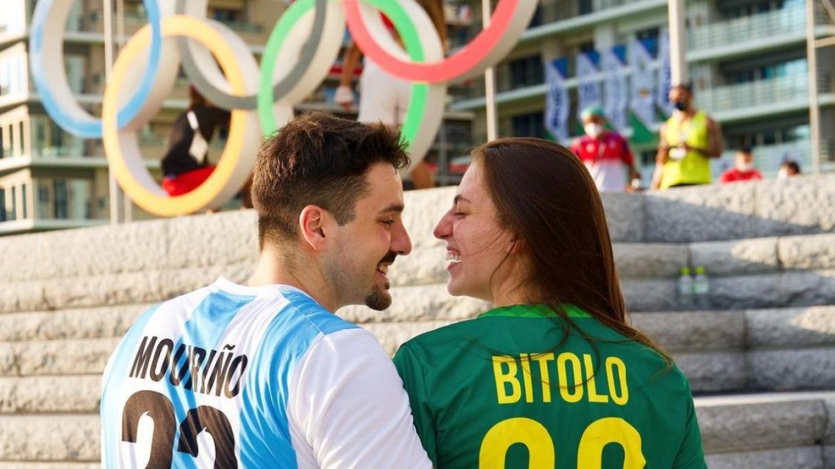 Los jugadores de Handball de sus respectivos países se enamoraron y empezaron un noviazgo en diciembre del 2020.