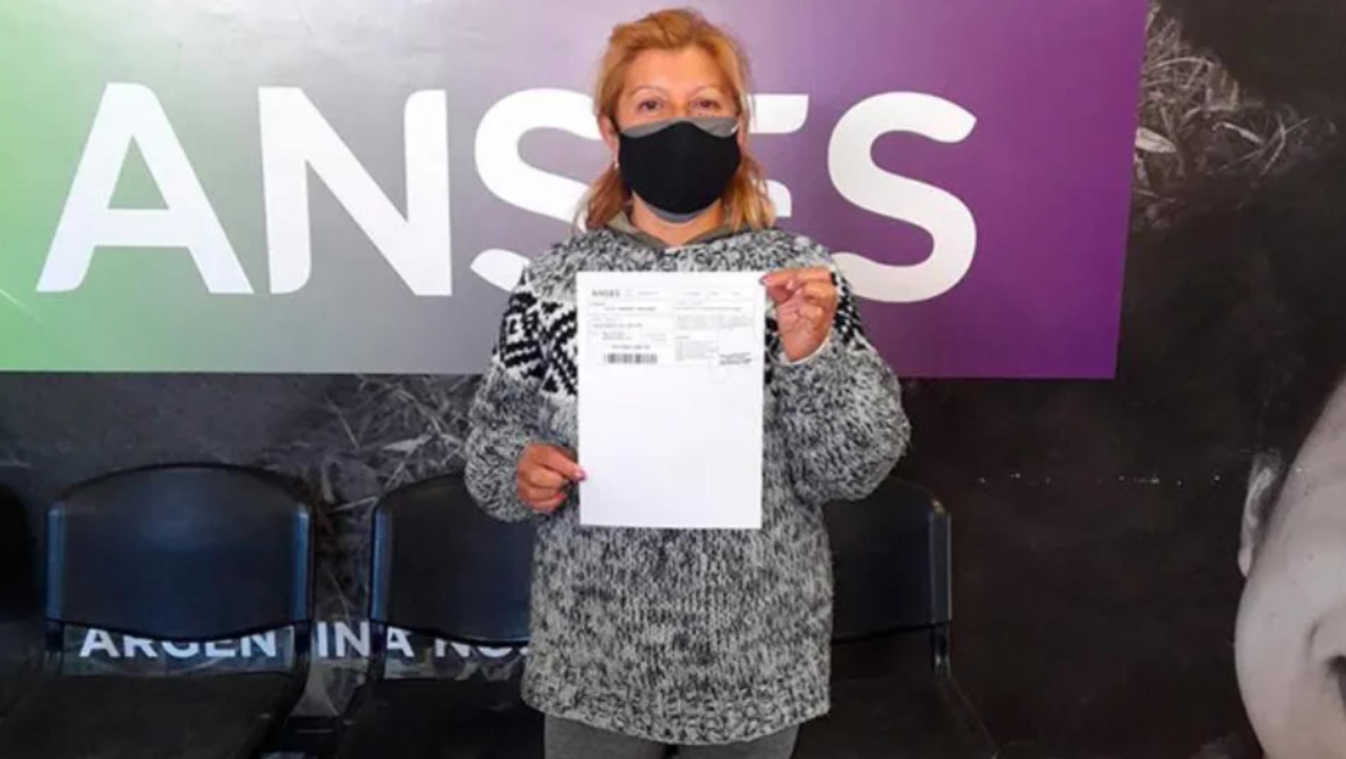 Olga, una mujer oriunda del partido de La Matanza, inició el primer trámite por tareas de cuidado (ANSES).