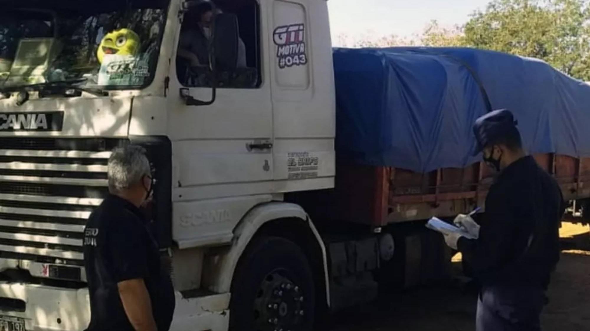 Misiones: camionero atropelló y mató a que pareja que iba en moto y se dio a la fuga.