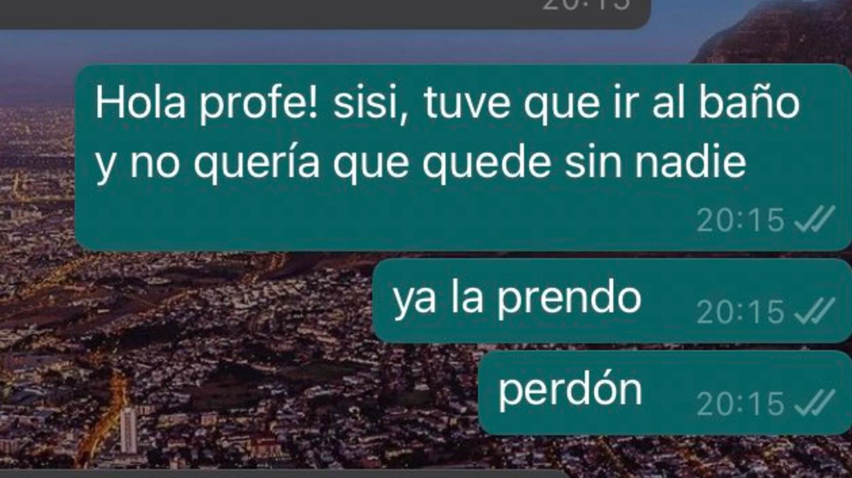 El chat que mantuvo el estudiante con su profesora por WhastsApp fue viralizado en las redes sociales