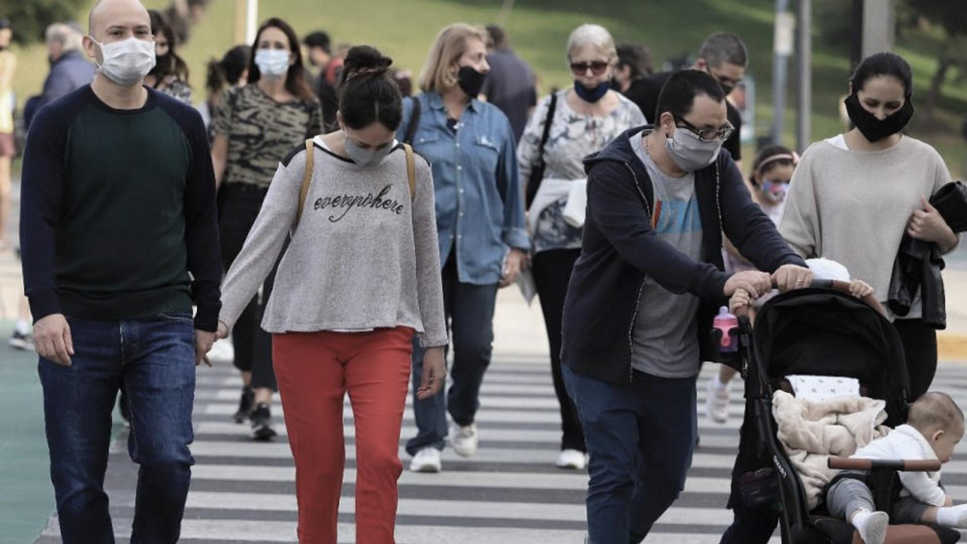 El Ministerio de Salud actualizó las cifras de víctimas de la pandemia (Télam).