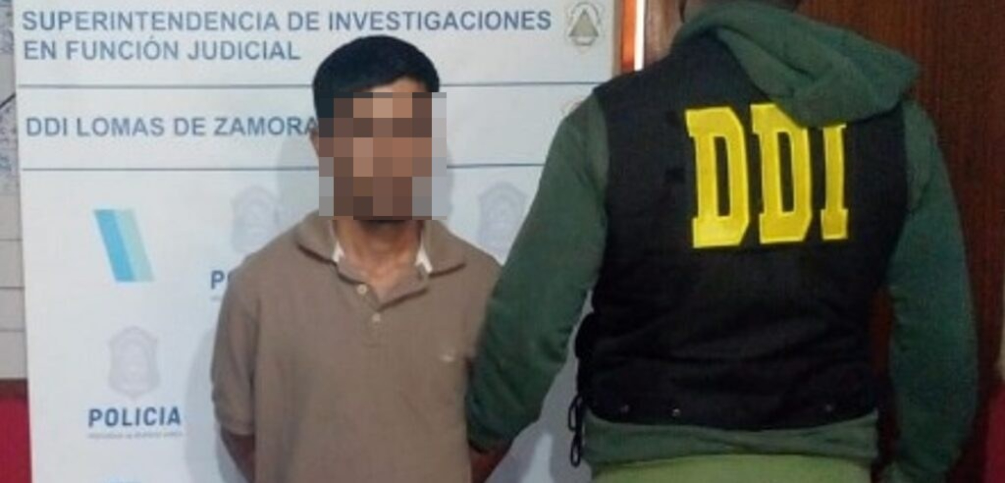 Este es el sujeto que fue capturado por los investigadores policiales.