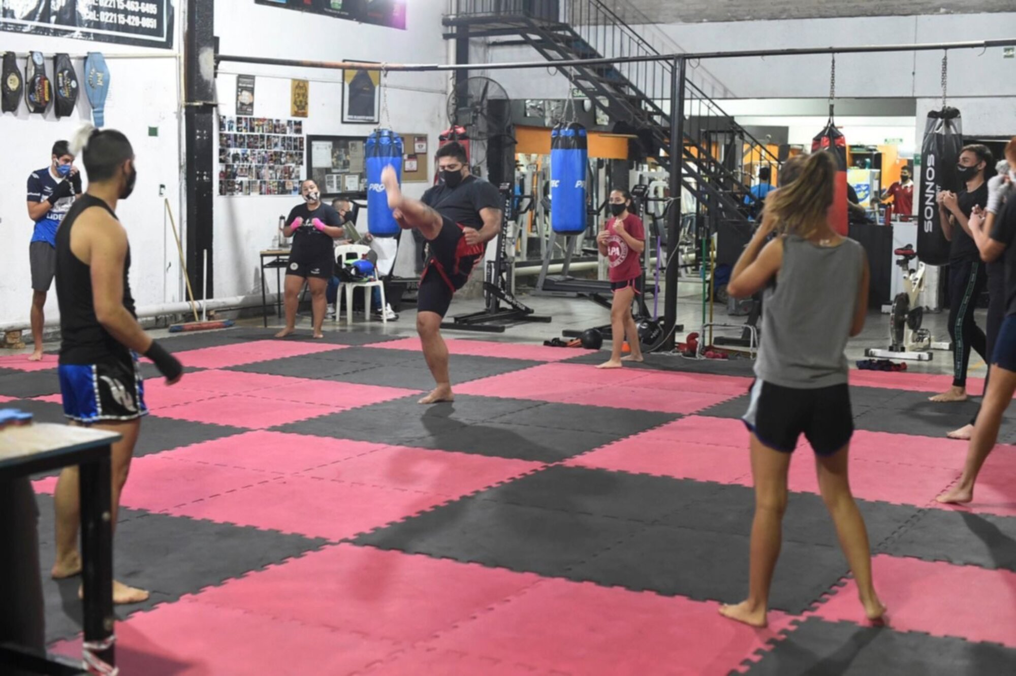 Un policía murió mientras practicaba kick boxing.