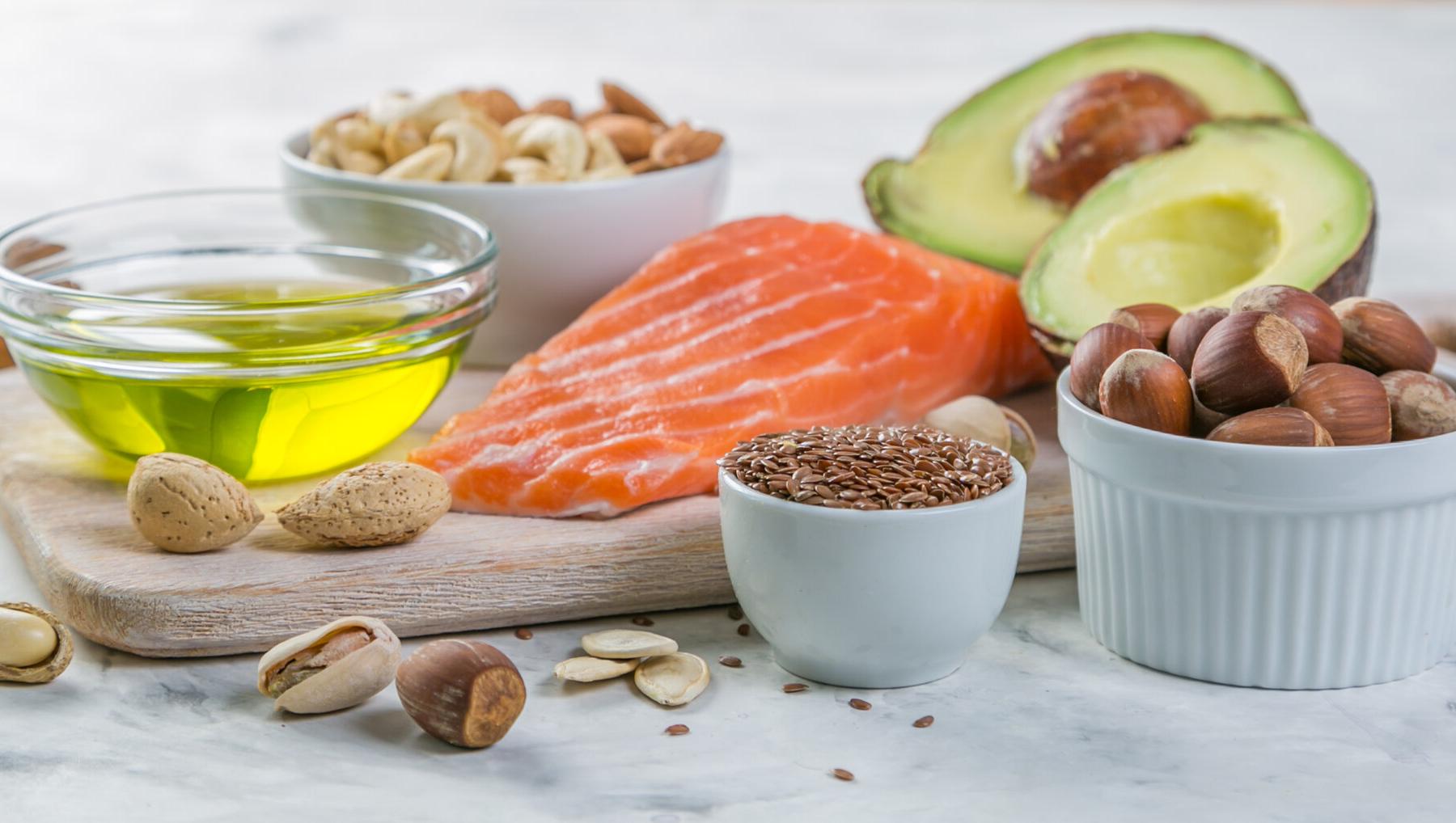 El ser humano no es capaz de producir omega 3. Por eso debe obtenerlo a través de una alimentación saludable o de suplementos dietarios. 