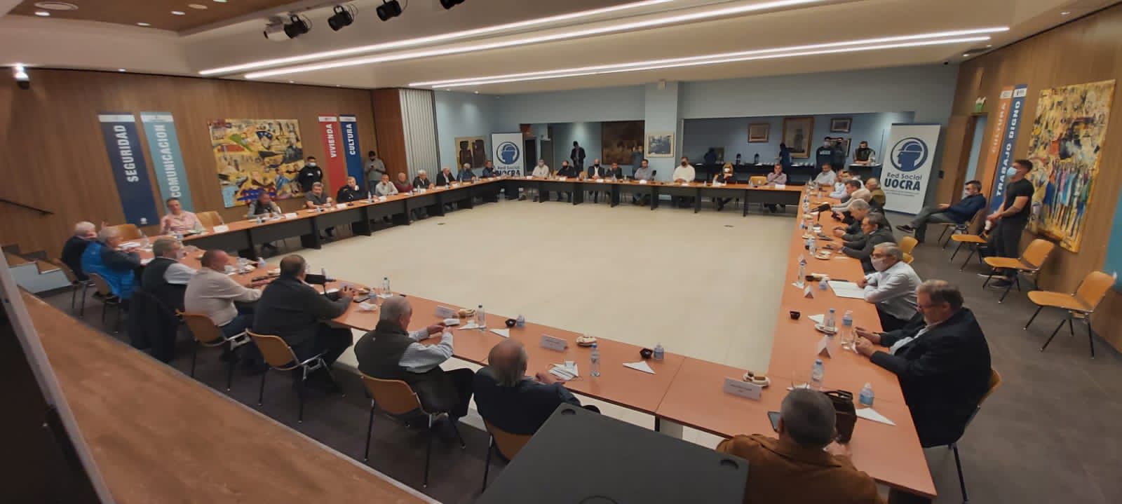 El encuentro de la mesa chica ampliada de la CGT duró casi cuatro horas.