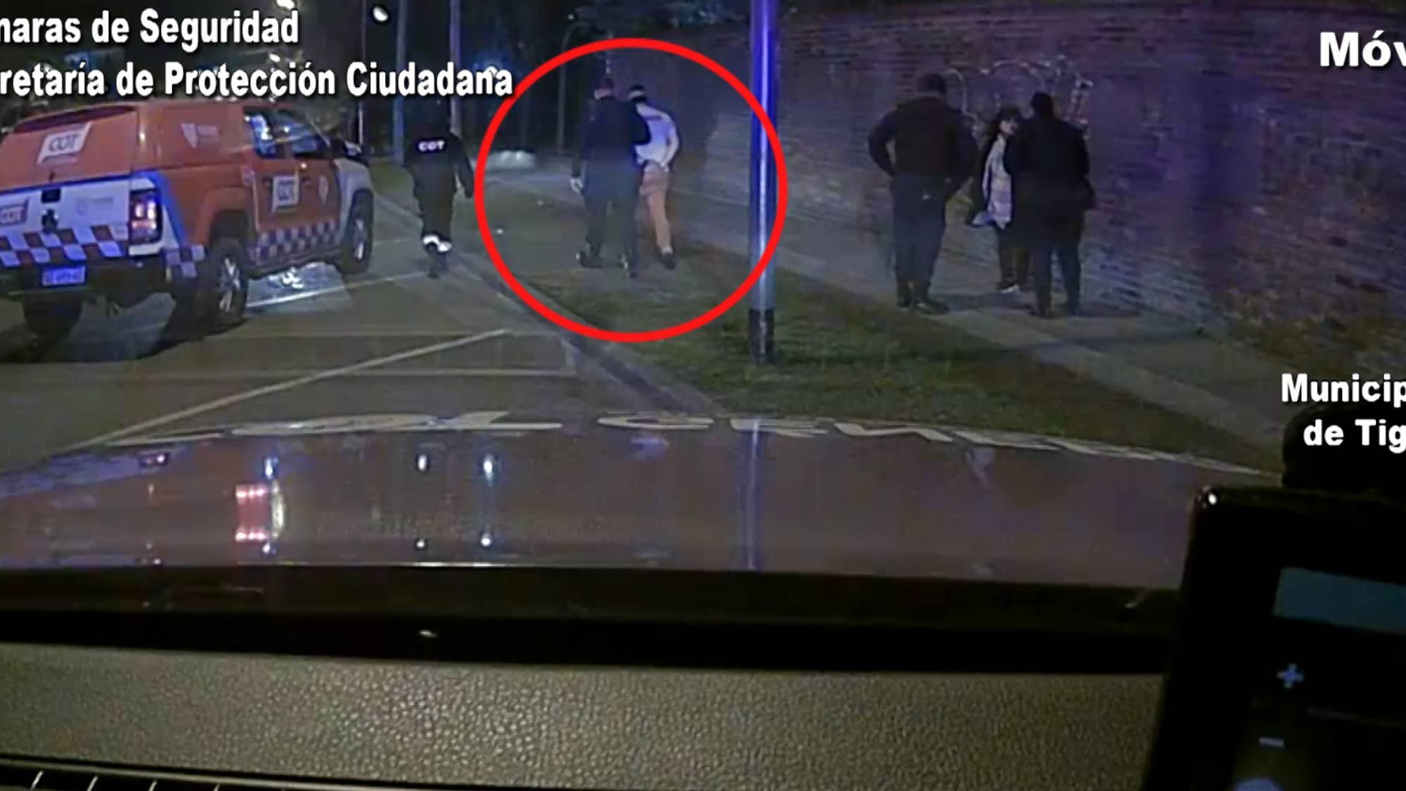 Golpeaba a su mujer y fue visto por cámaras de seguridad: así fue detenido.