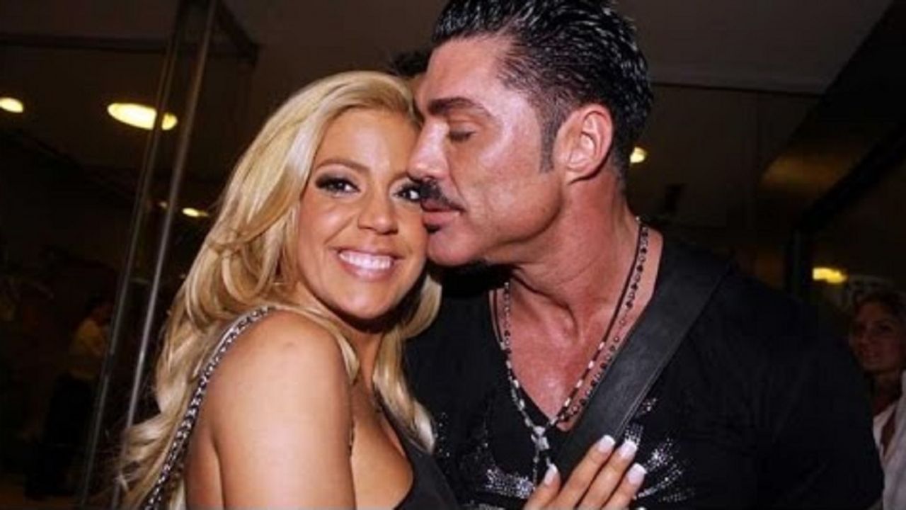 Virginia Gallardo junto a Ricardo Fort.