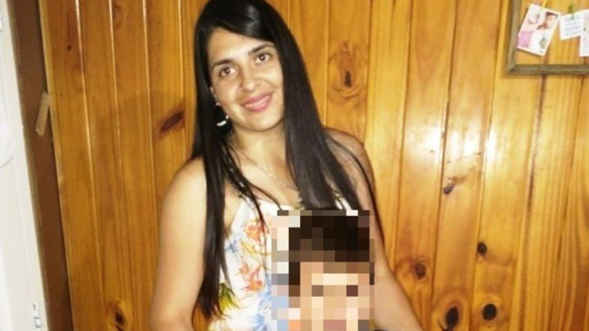 Claudia González fue asesinada a manos de su ex pareja, el policía Iván Leguizamón. 