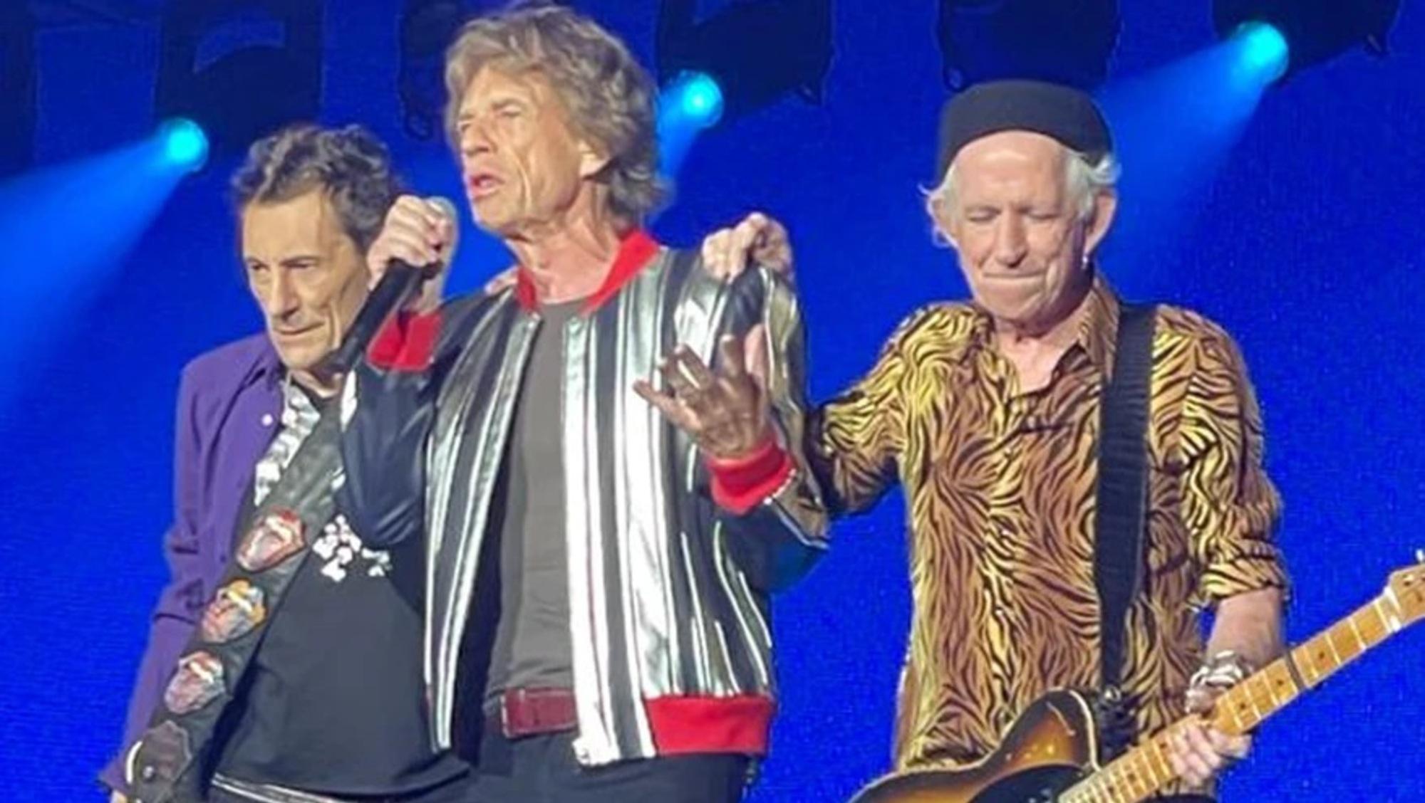 Ron Wood, Mick Jagger y Keith Richards, el domingo en su show de Saint Louis (Gentileza @gaff65/Twitter).