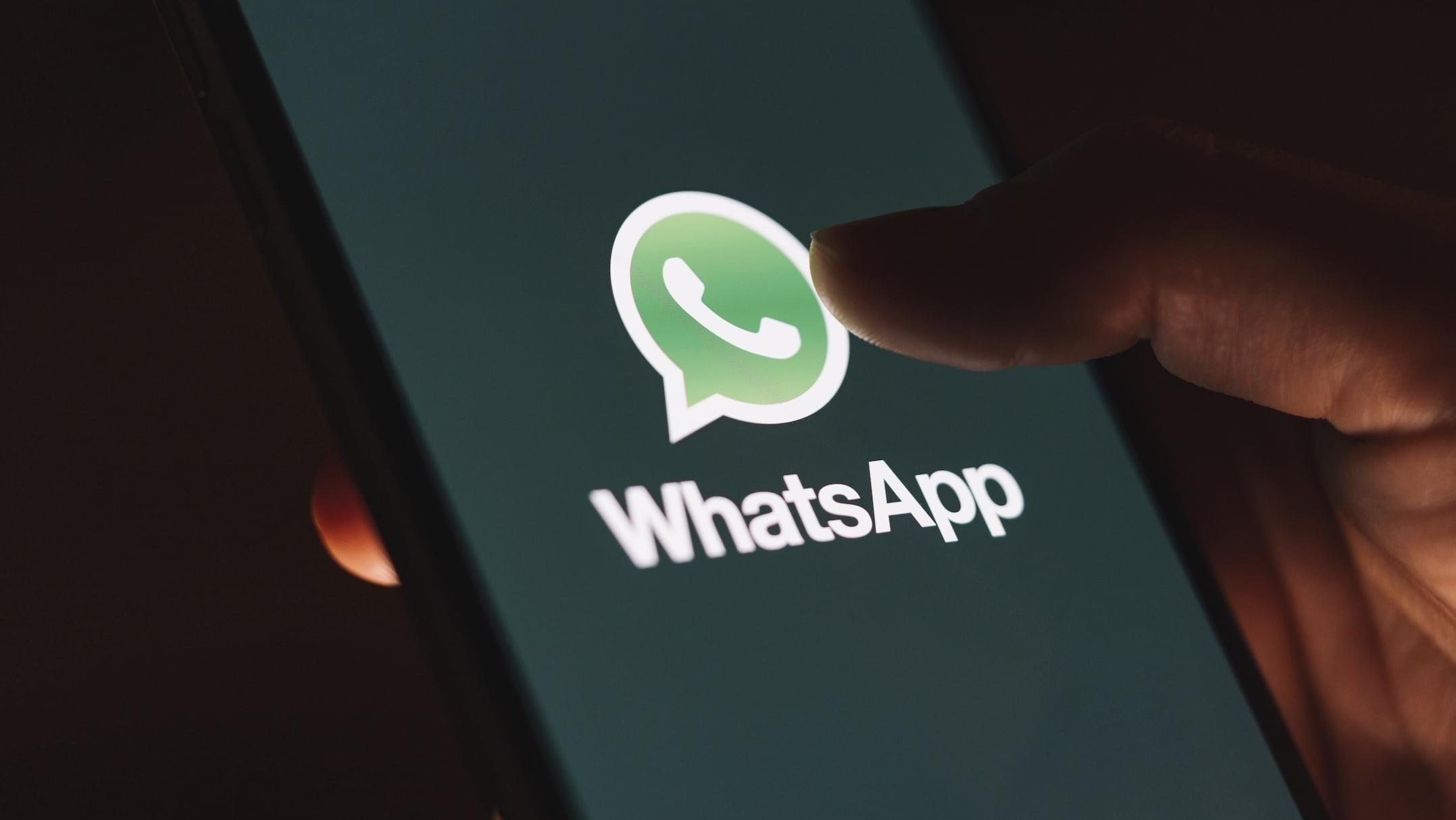 Detectaron una nueva estafa en donde se hacen pasar por WhatsApp para ofrecer copias de seguridad pero en realidad es un método 