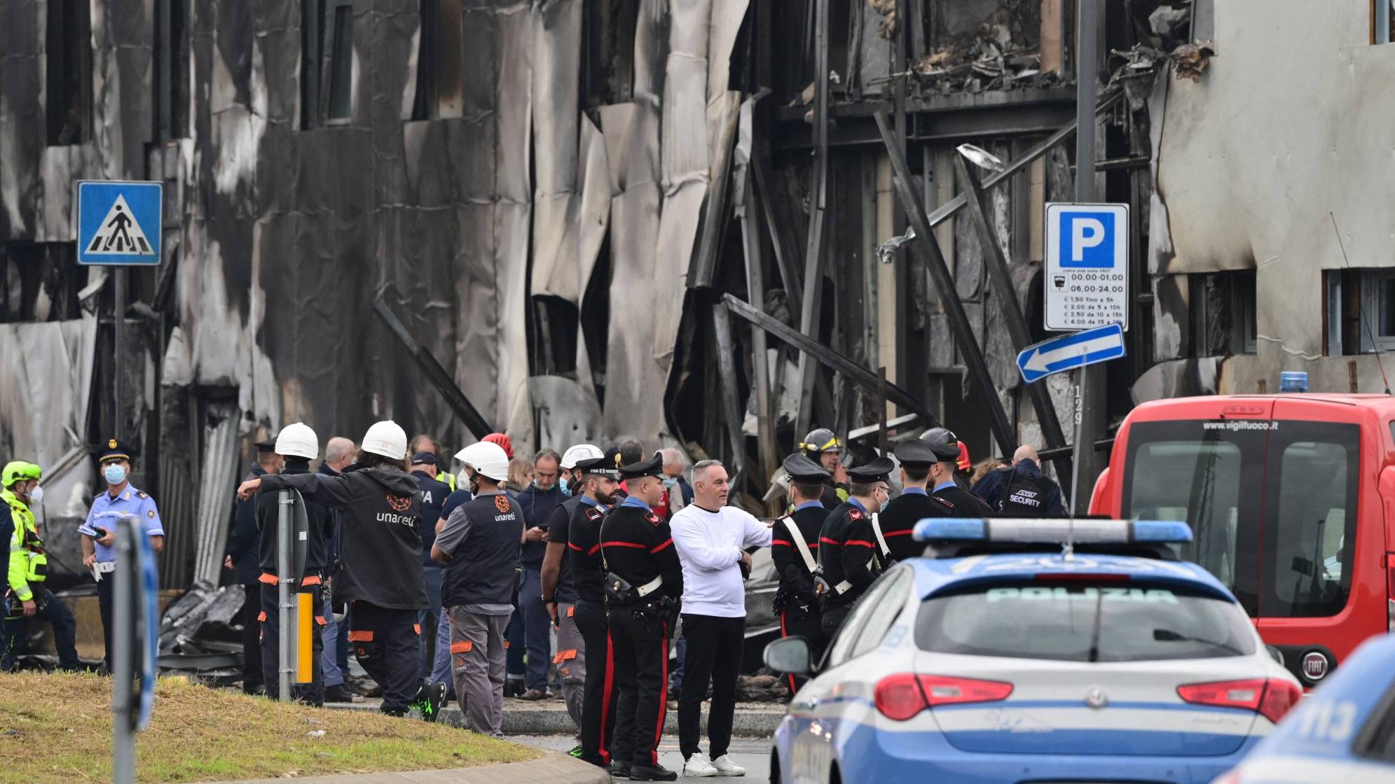 Tragedia aérea: ocho muertos al caer un avión cerca de Milán.