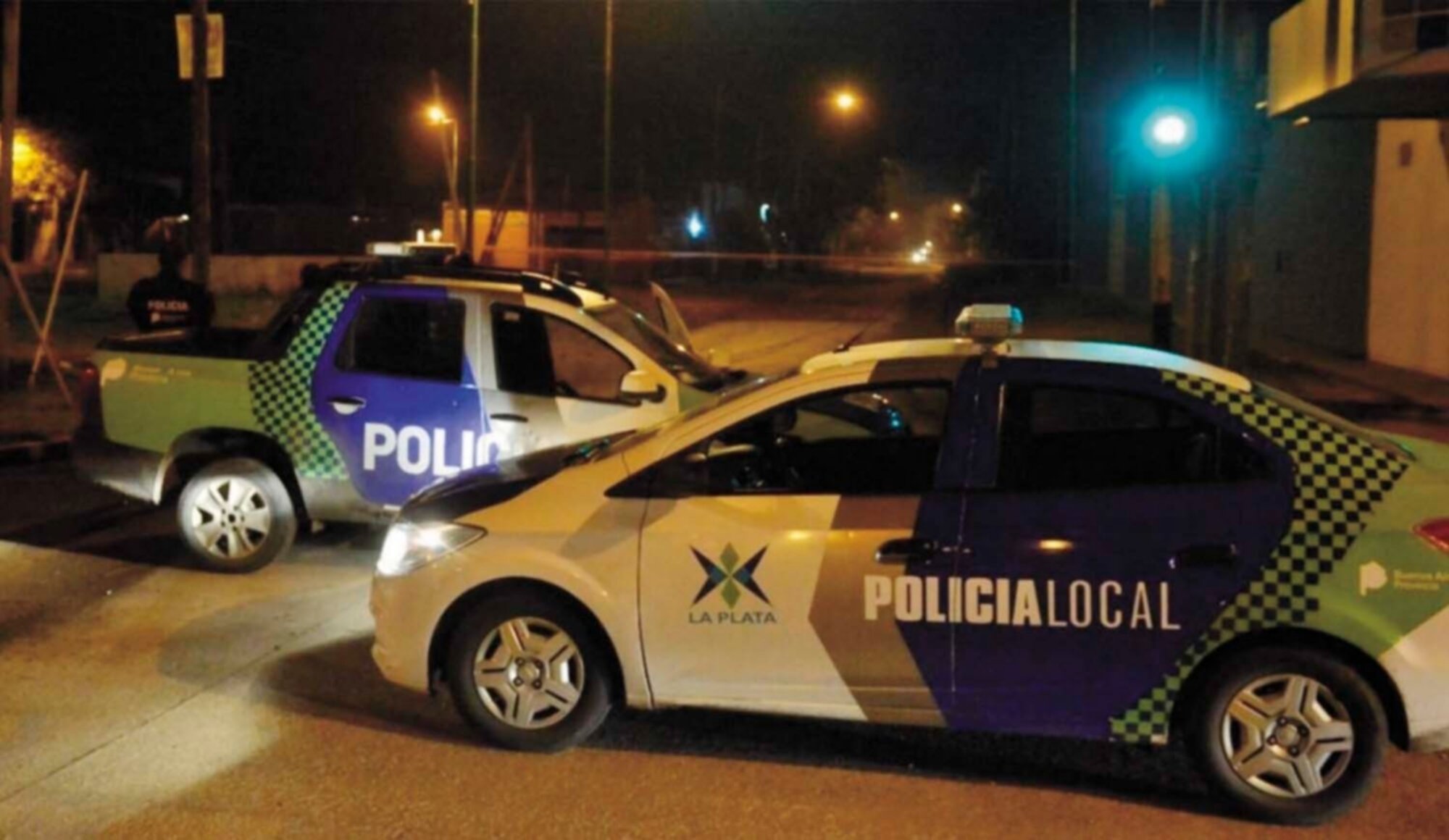 La policía busca identificar a los supuestos rugbiers agresores.