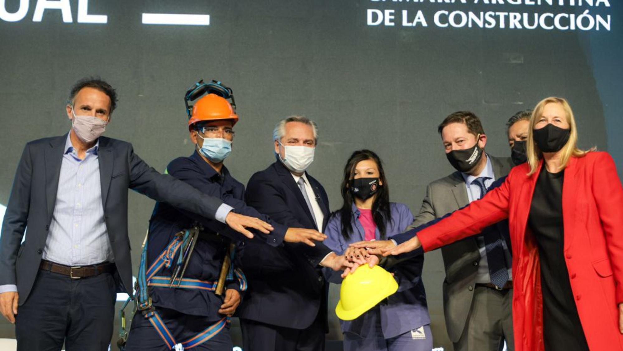 El presidente Alberto Fernández durante su visita a la convención de la Cámara Argentina de la Construcción.