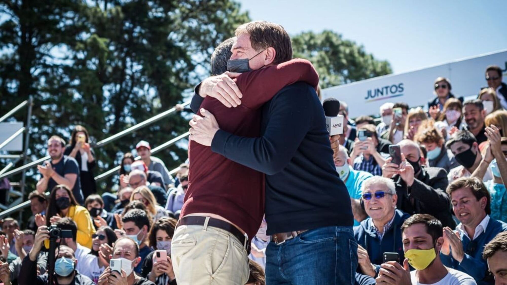 Santilli y Manes compartieron su primer acto de campaña.